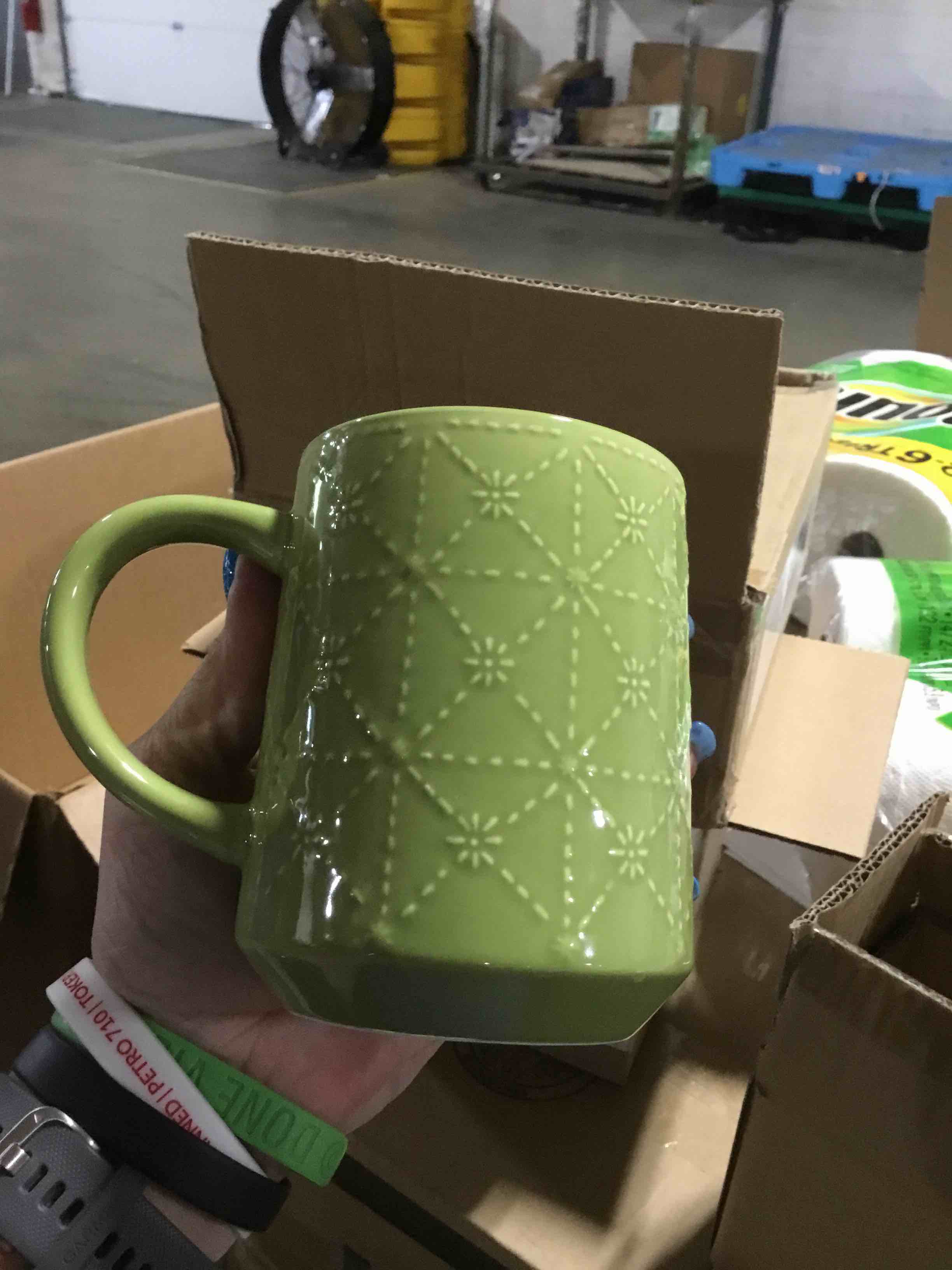 https://s3.amazonaws.com/lotting-images-prod/bidfta/YEL4825039_1686763435594.jpeg