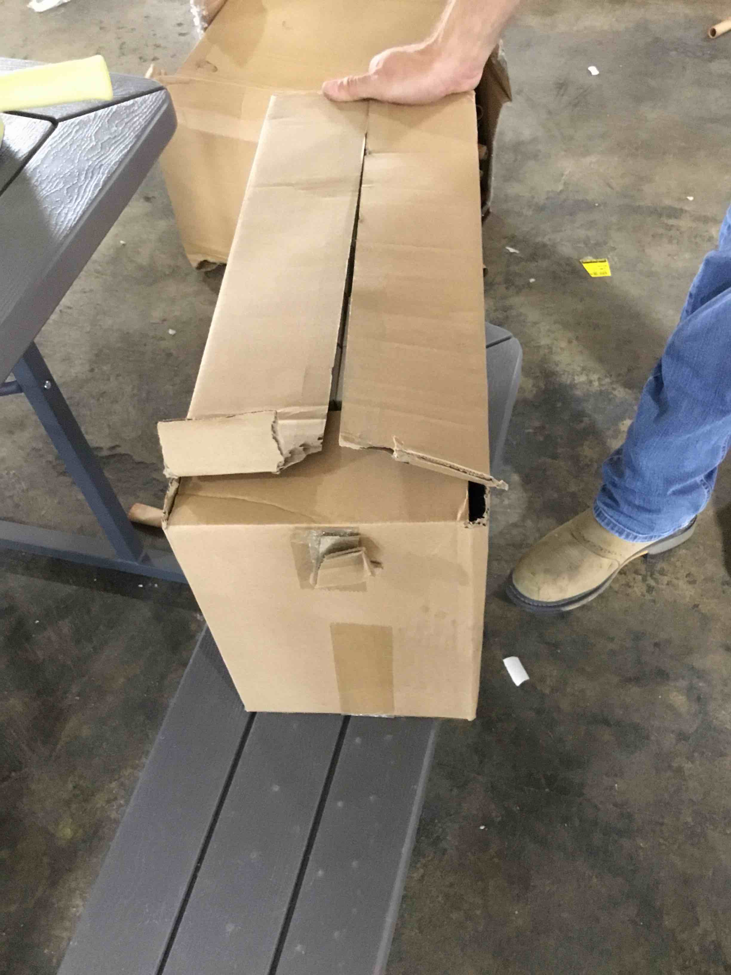 https://s3.amazonaws.com/lotting-images-prod/bidfta/YEL4825629_1691096148926.jpeg