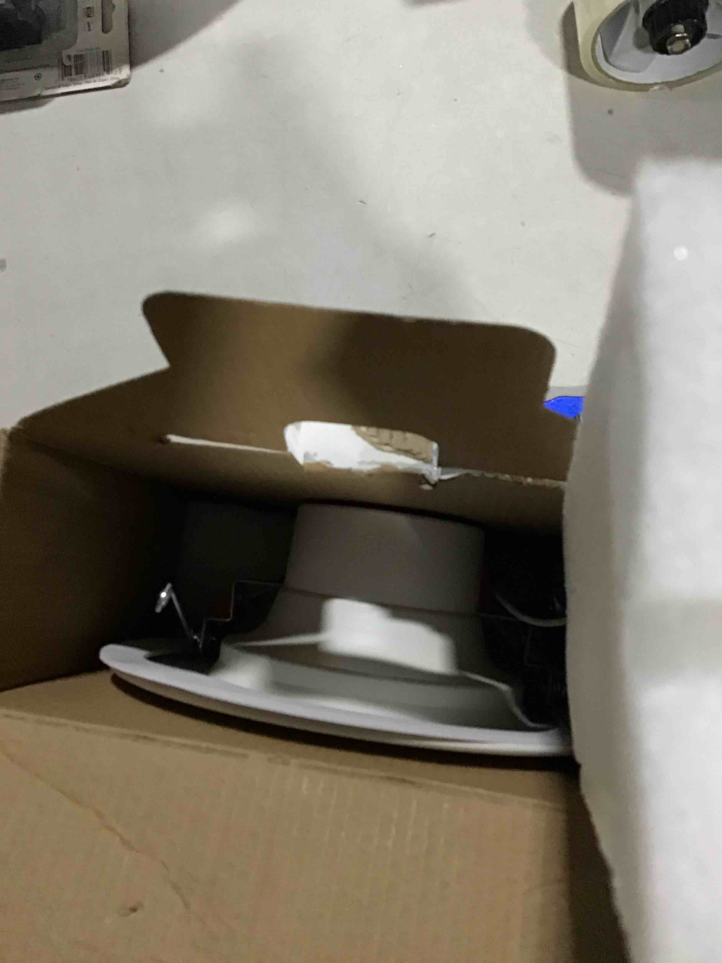 https://s3.amazonaws.com/lotting-images-prod/bidfta/YEL4829207_1693330135255.jpeg