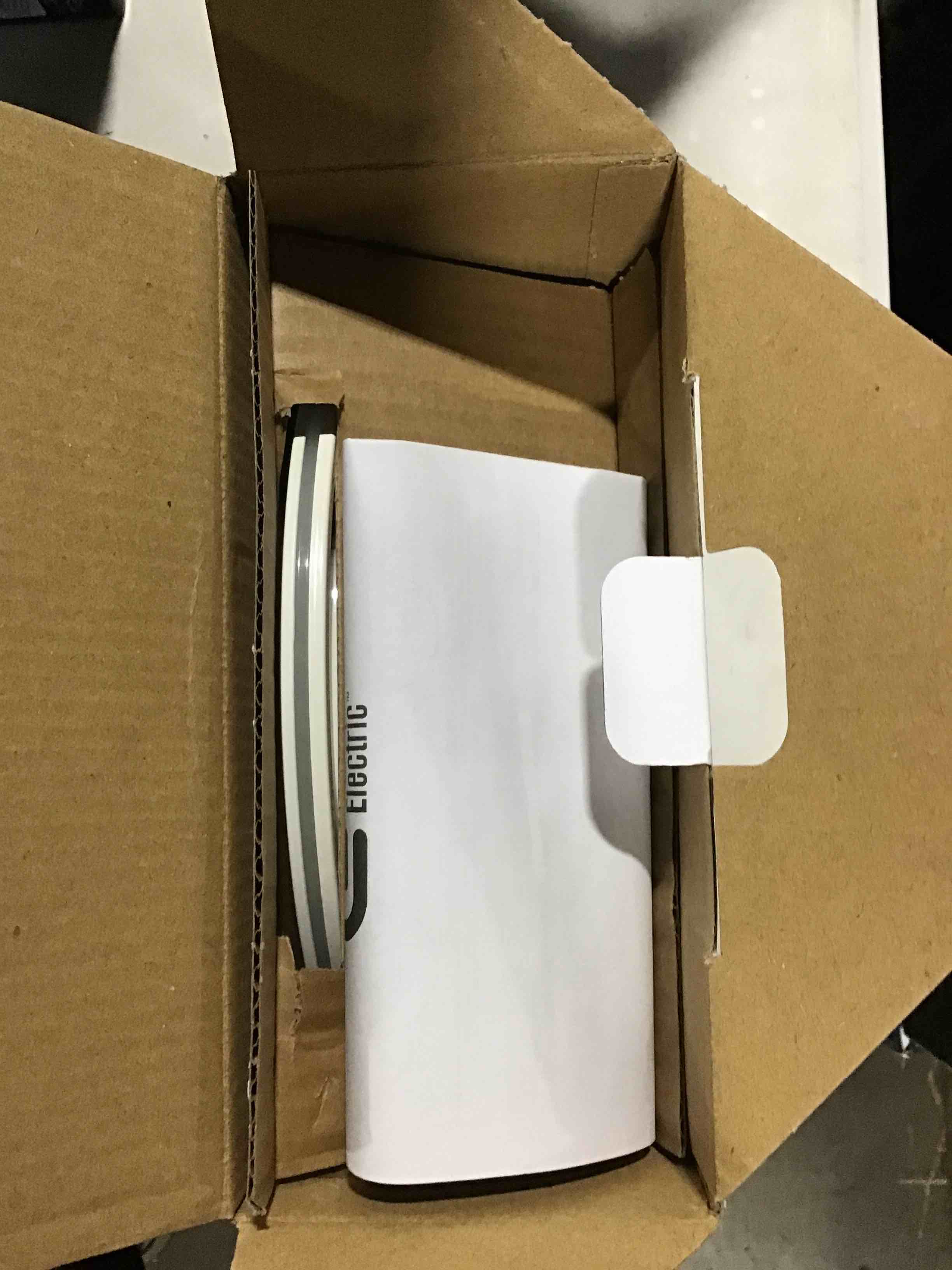 https://s3.amazonaws.com/lotting-images-prod/bidfta/YEL4829218_1693338059436.jpeg