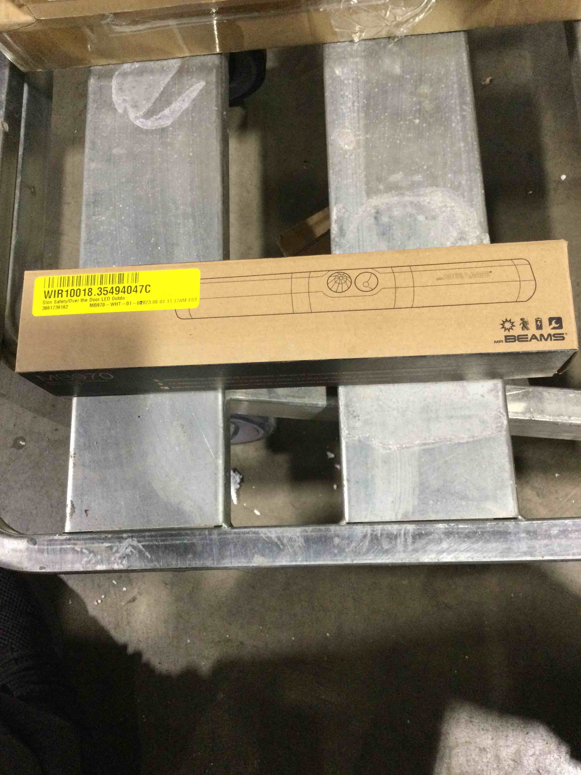 https://s3.amazonaws.com/lotting-images-prod/bidfta/YEL4829651_1693502484891.jpeg