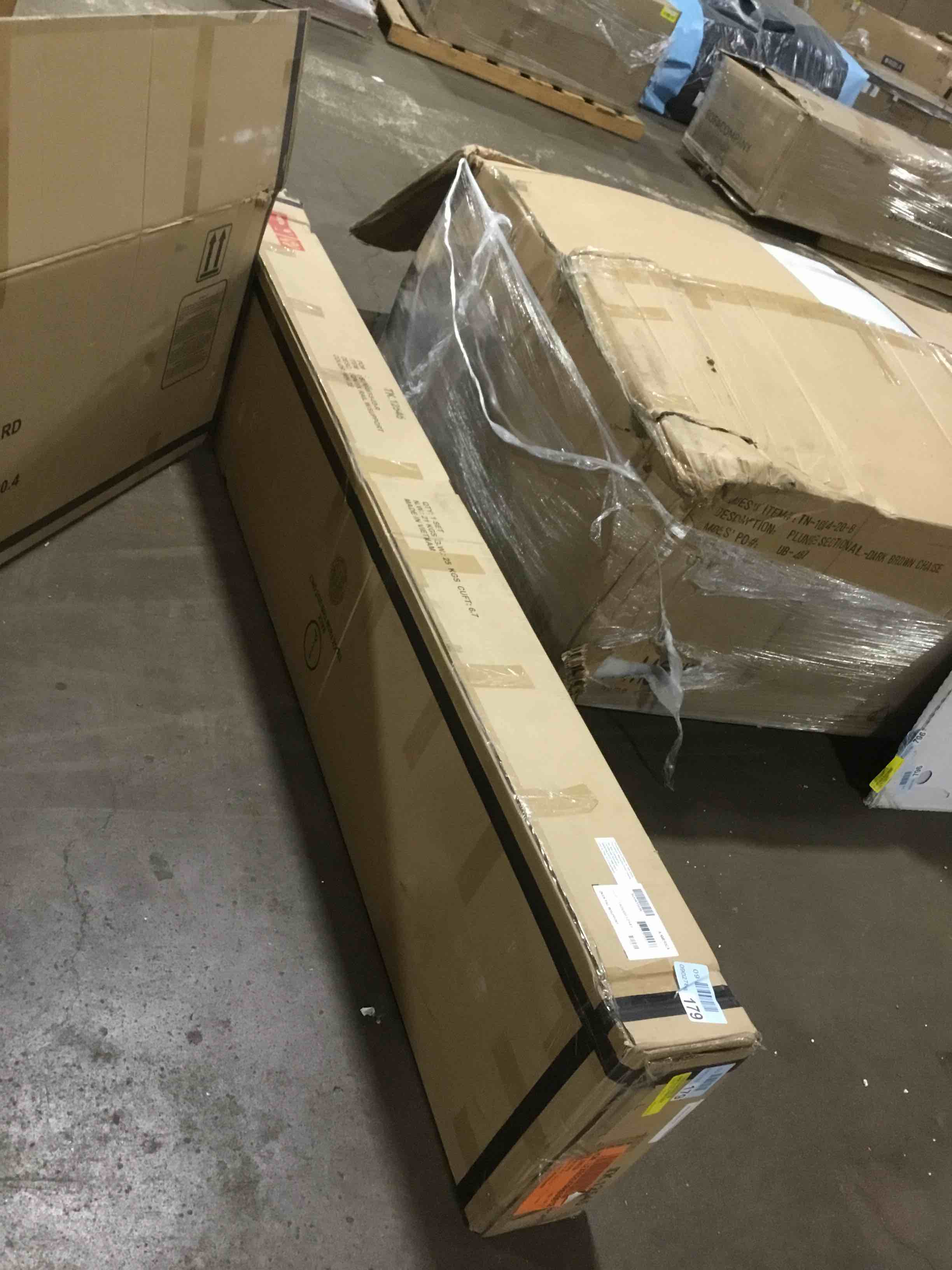 https://s3.amazonaws.com/lotting-images-prod/bidfta/YEL4830389_1694178367528.jpeg
