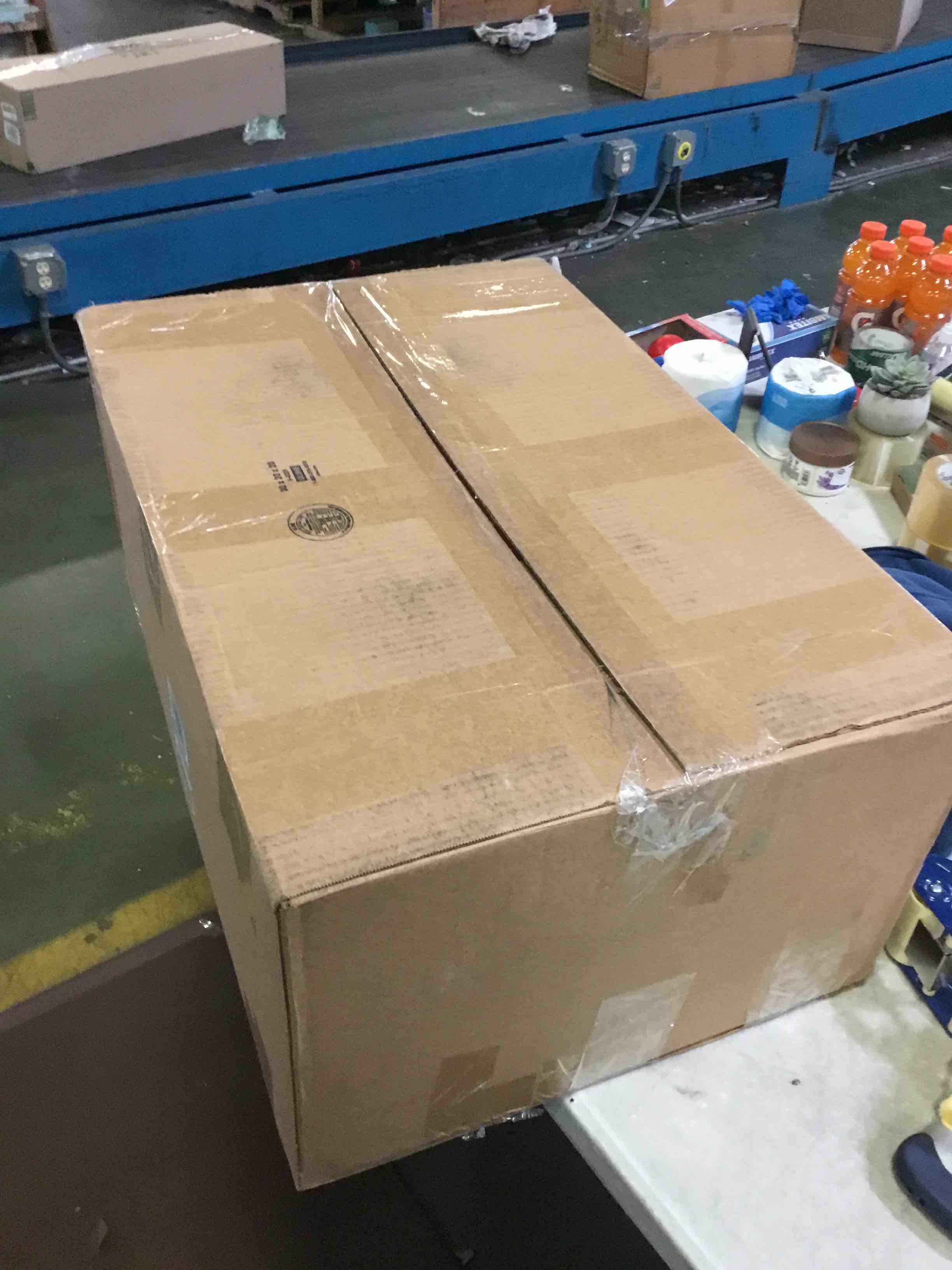 https://s3.amazonaws.com/lotting-images-prod/bidfta/YEL4856295_1684347314836.jpeg
