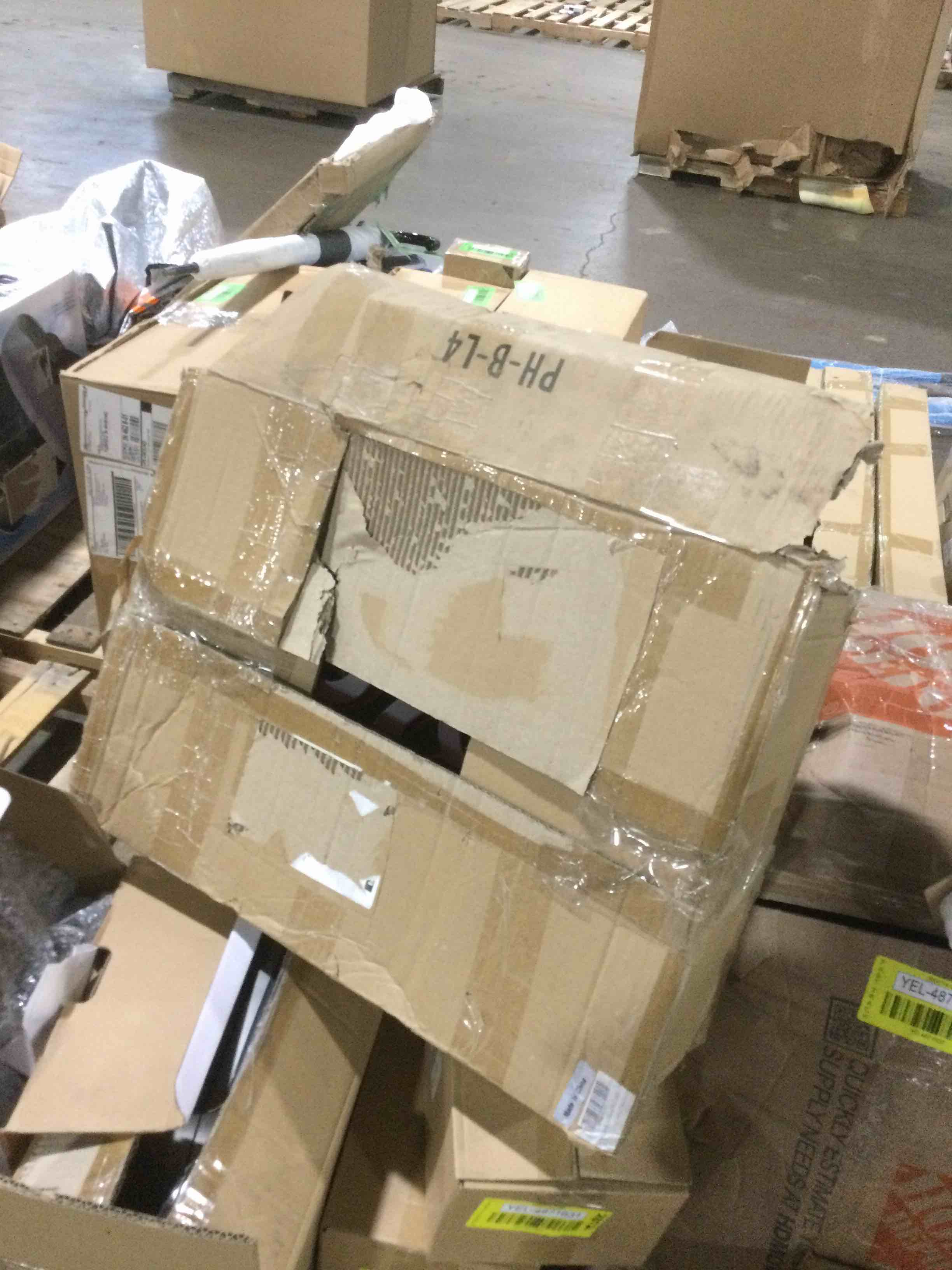 https://s3.amazonaws.com/lotting-images-prod/bidfta/YEL4871622_1685108337616.jpeg