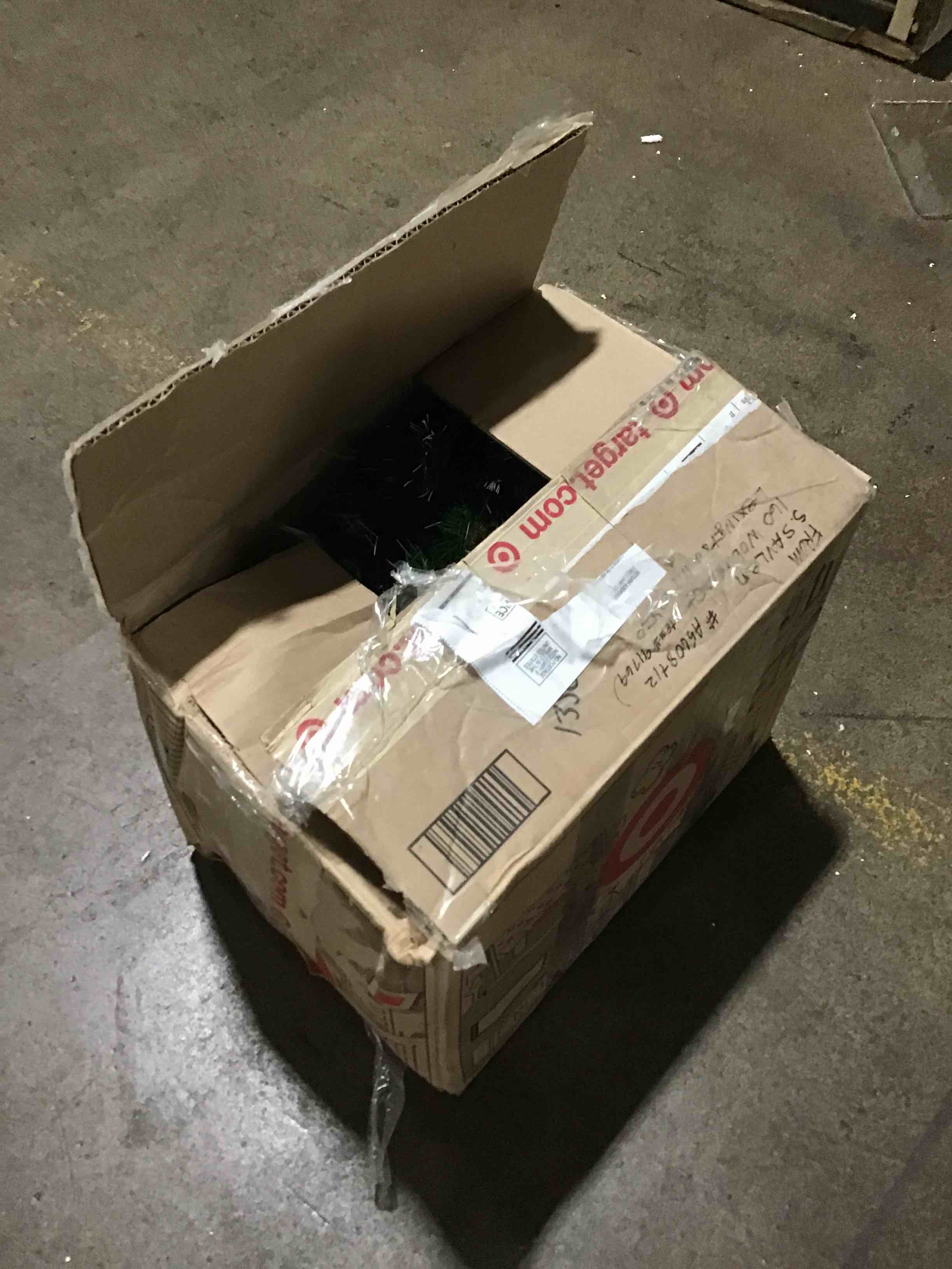 https://s3.amazonaws.com/lotting-images-prod/bidfta/YEL4877002_1685641047876.jpeg