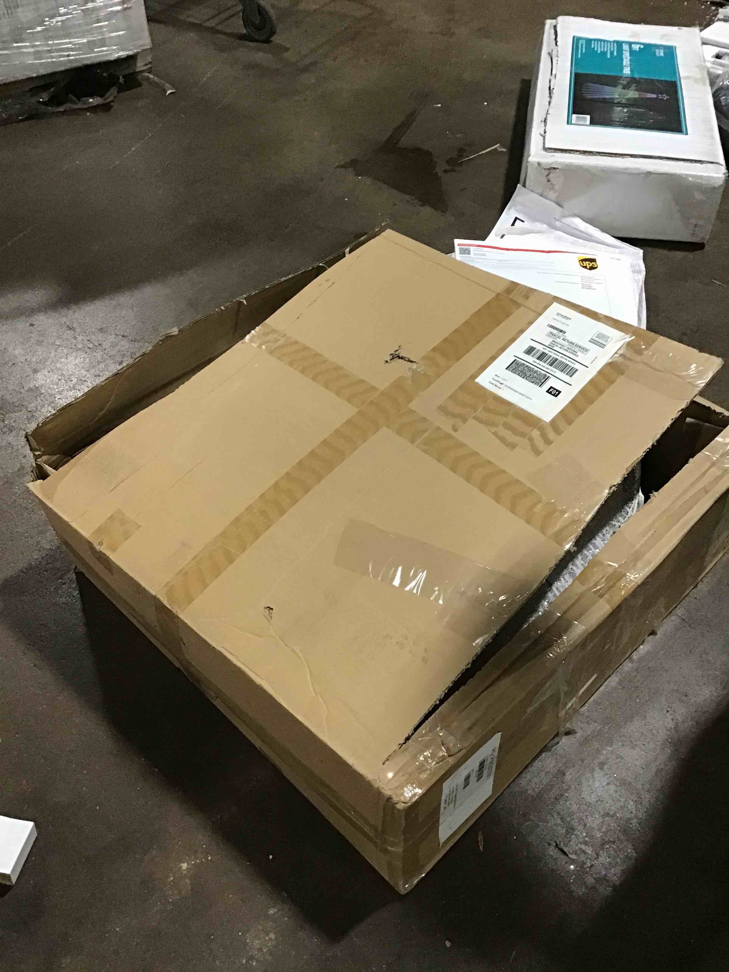 https://s3.amazonaws.com/lotting-images-prod/bidfta/YEL4877003_1685641229608.jpeg