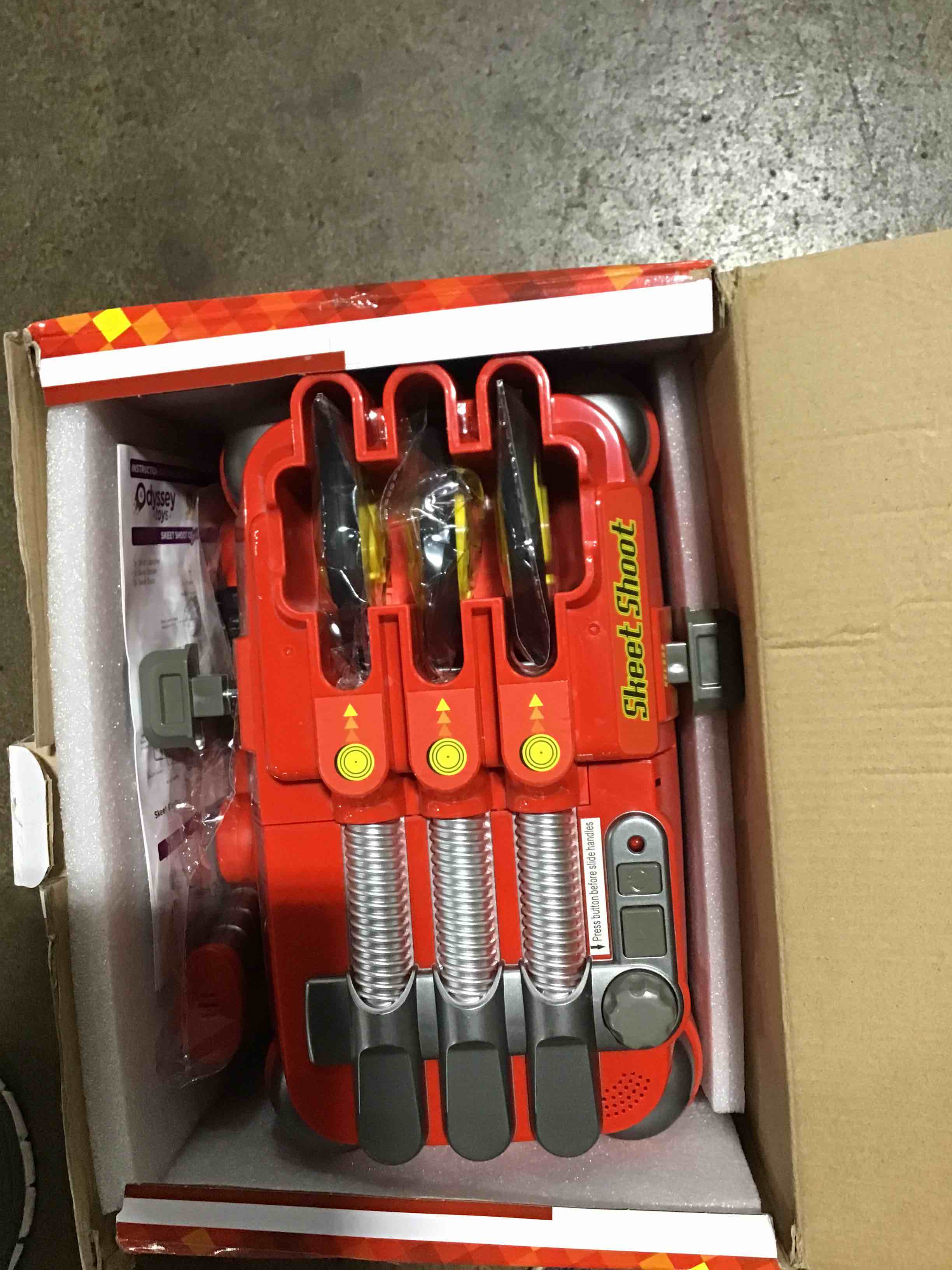 https://s3.amazonaws.com/lotting-images-prod/bidfta/YEL4877039_1685640250496.jpeg