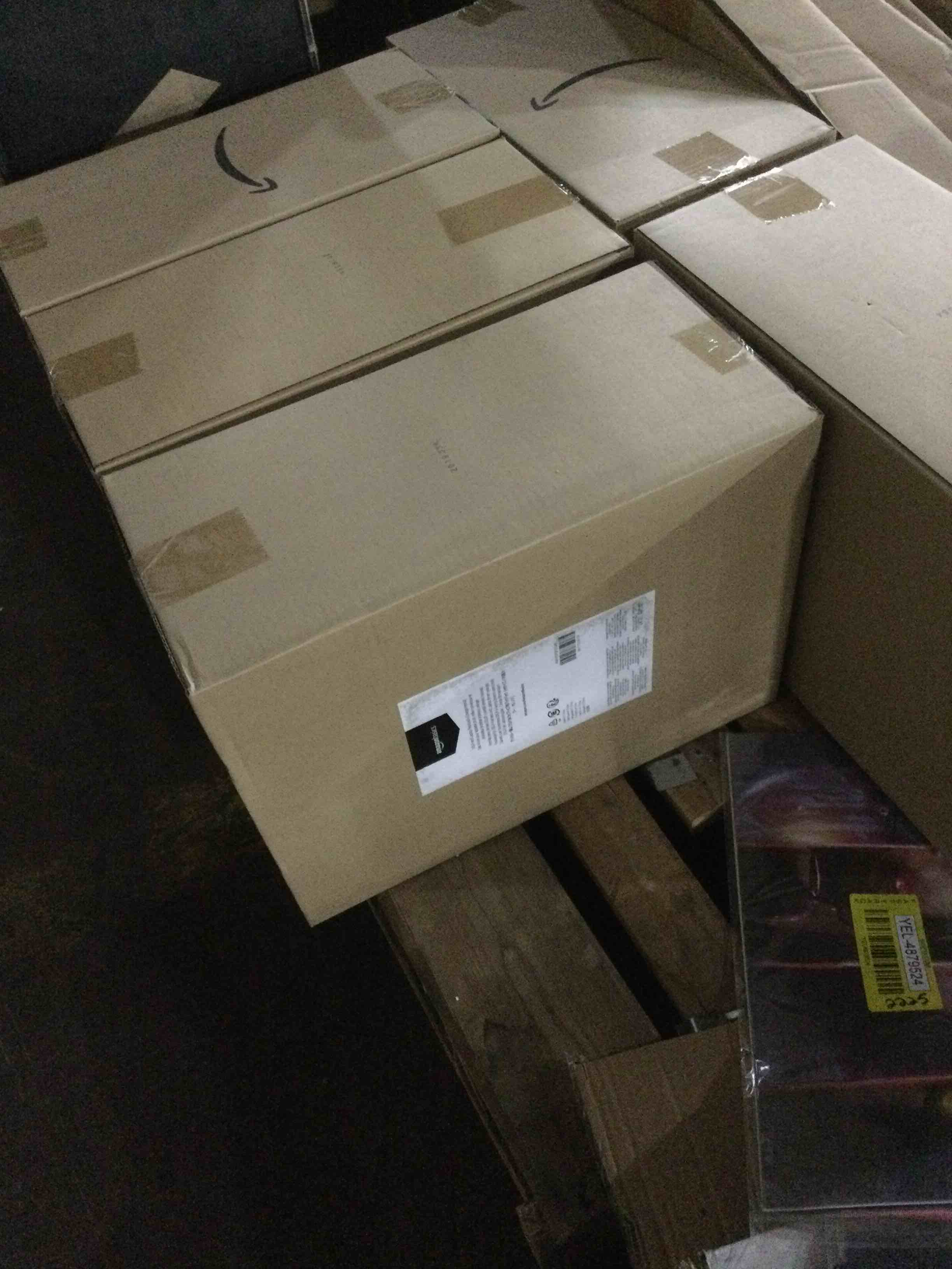 https://s3.amazonaws.com/lotting-images-prod/bidfta/YEL4879525_1684422937820.jpeg