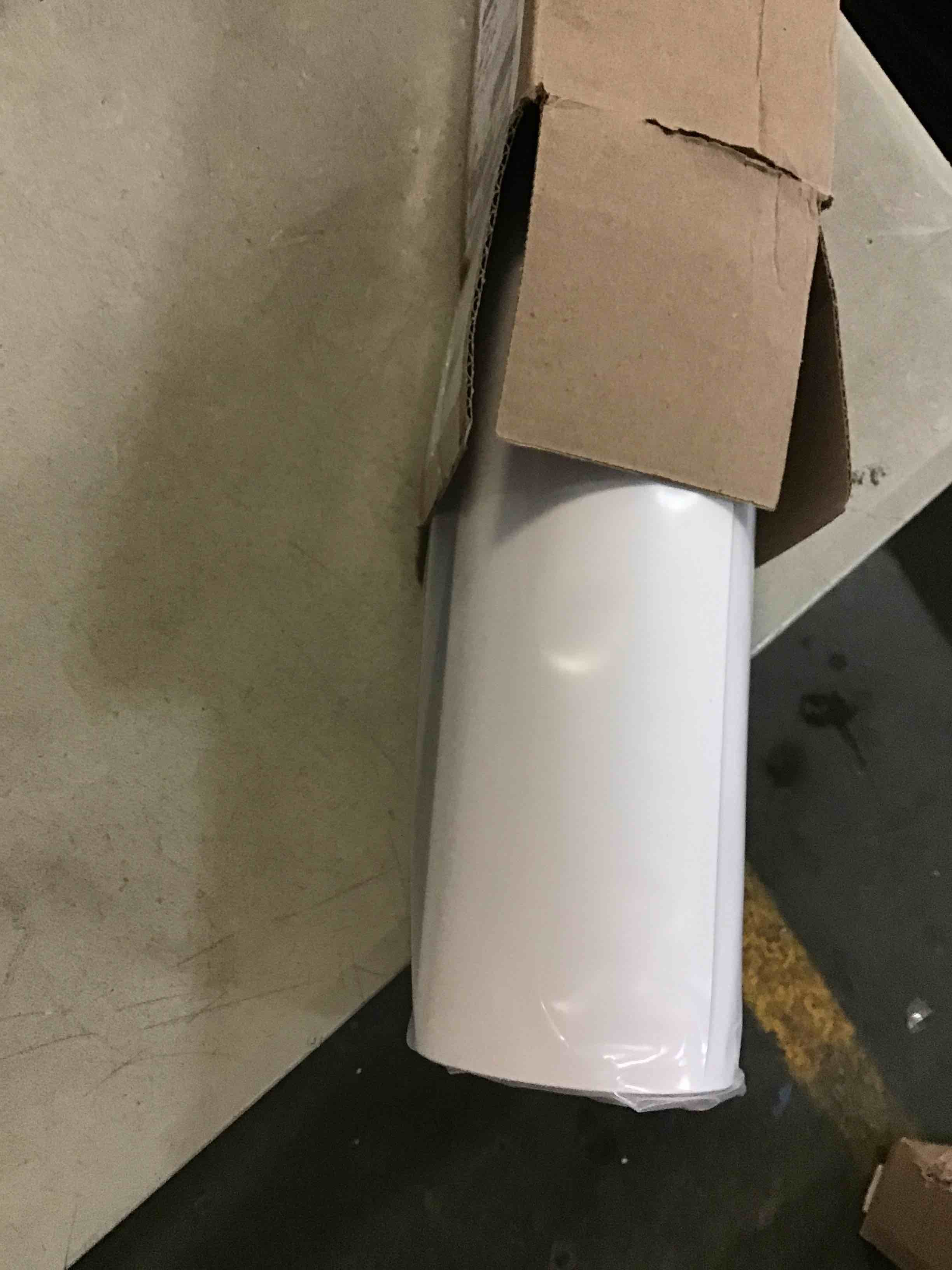 https://s3.amazonaws.com/lotting-images-prod/bidfta/YEL4881280_1684423849612.jpeg