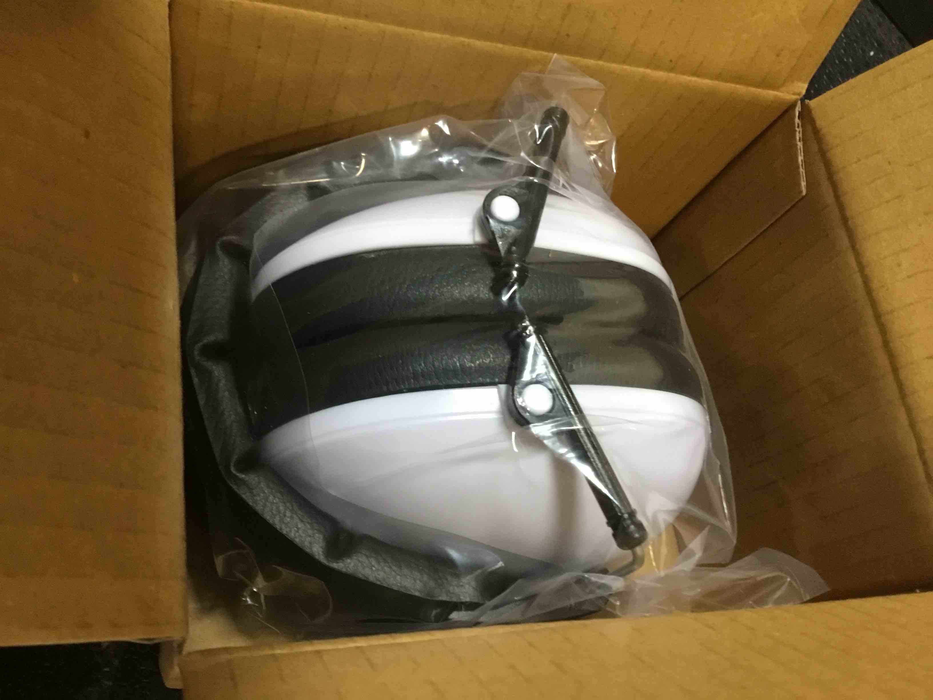 https://s3.amazonaws.com/lotting-images-prod/bidfta/YEL4894639_1685106780750.jpeg