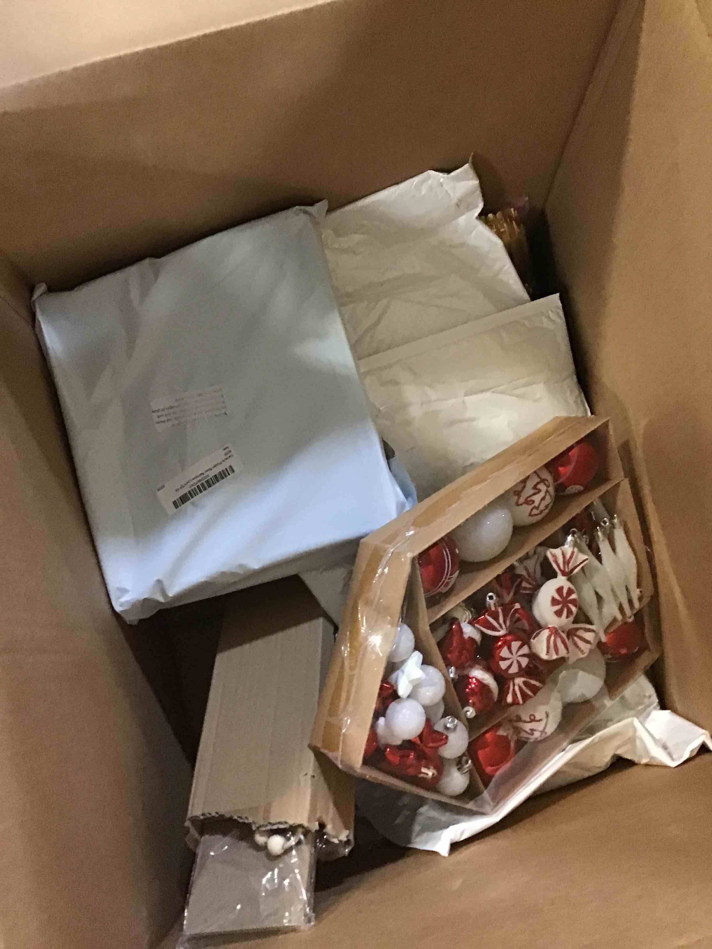https://s3.amazonaws.com/lotting-images-prod/bidfta/YEL4900018_1684957436205.jpeg
