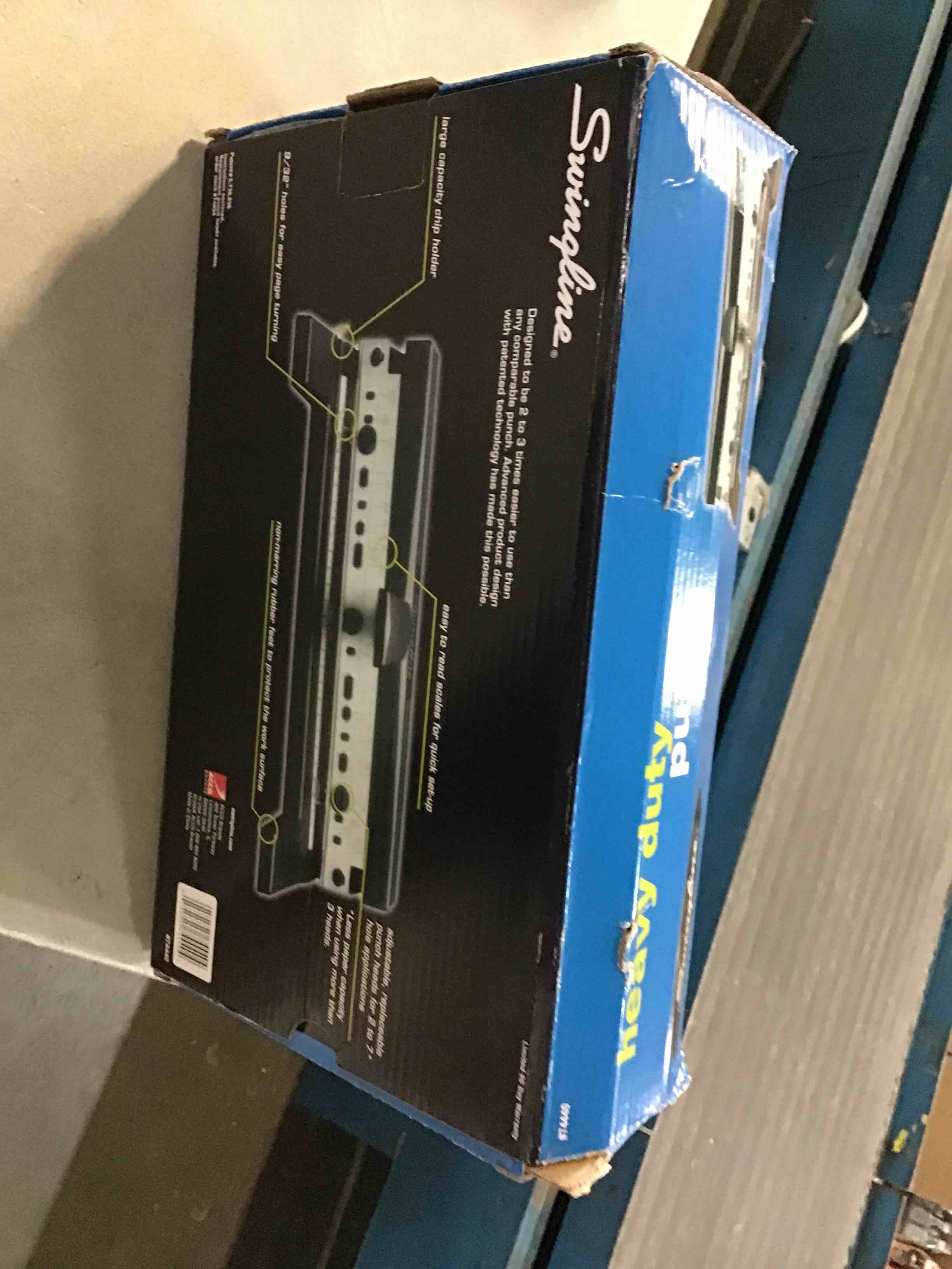 https://s3.amazonaws.com/lotting-images-prod/bidfta/YEL4900558_1685448534598.jpeg