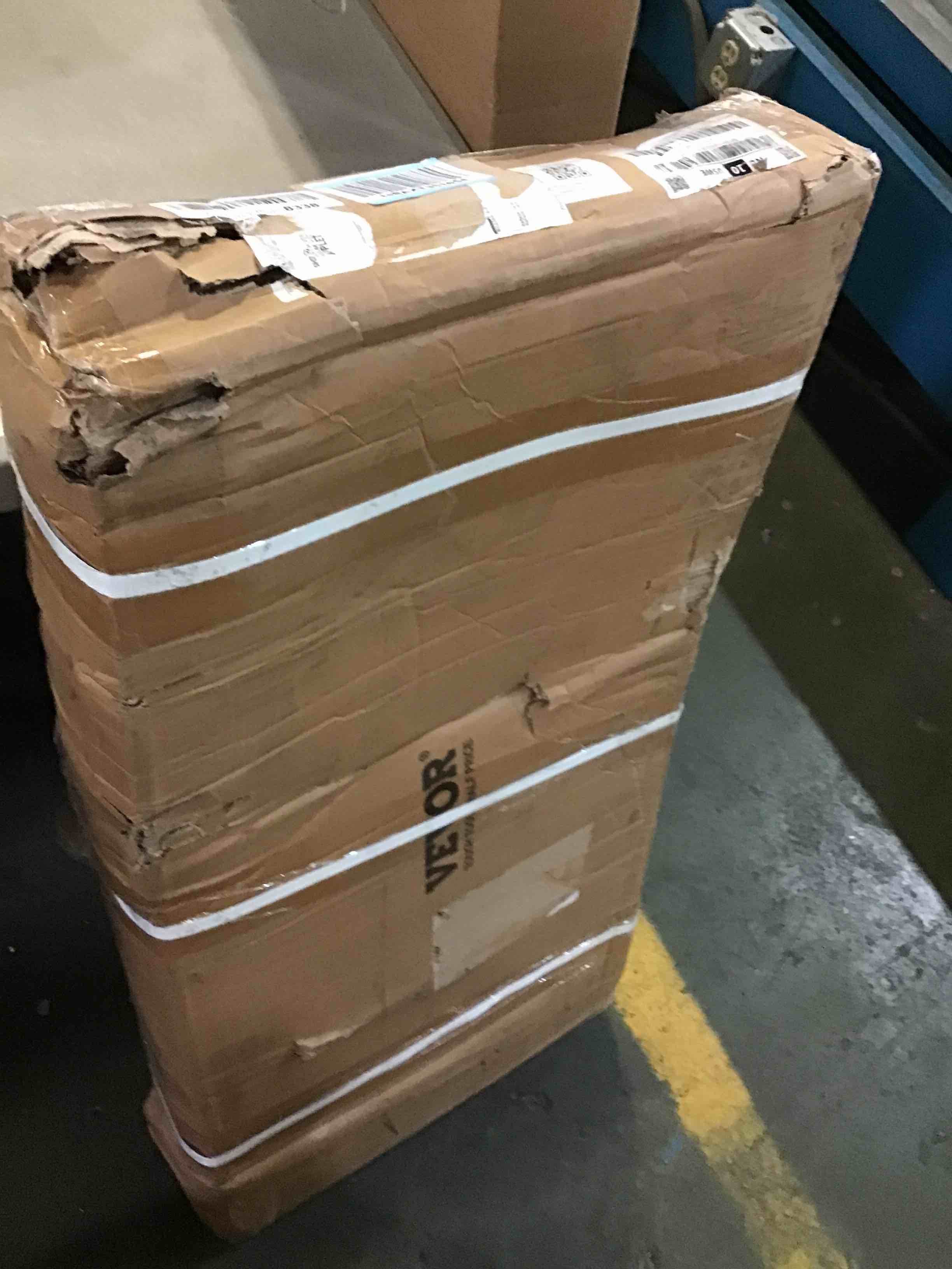 https://s3.amazonaws.com/lotting-images-prod/bidfta/YEL4900600_1685454090118.jpeg