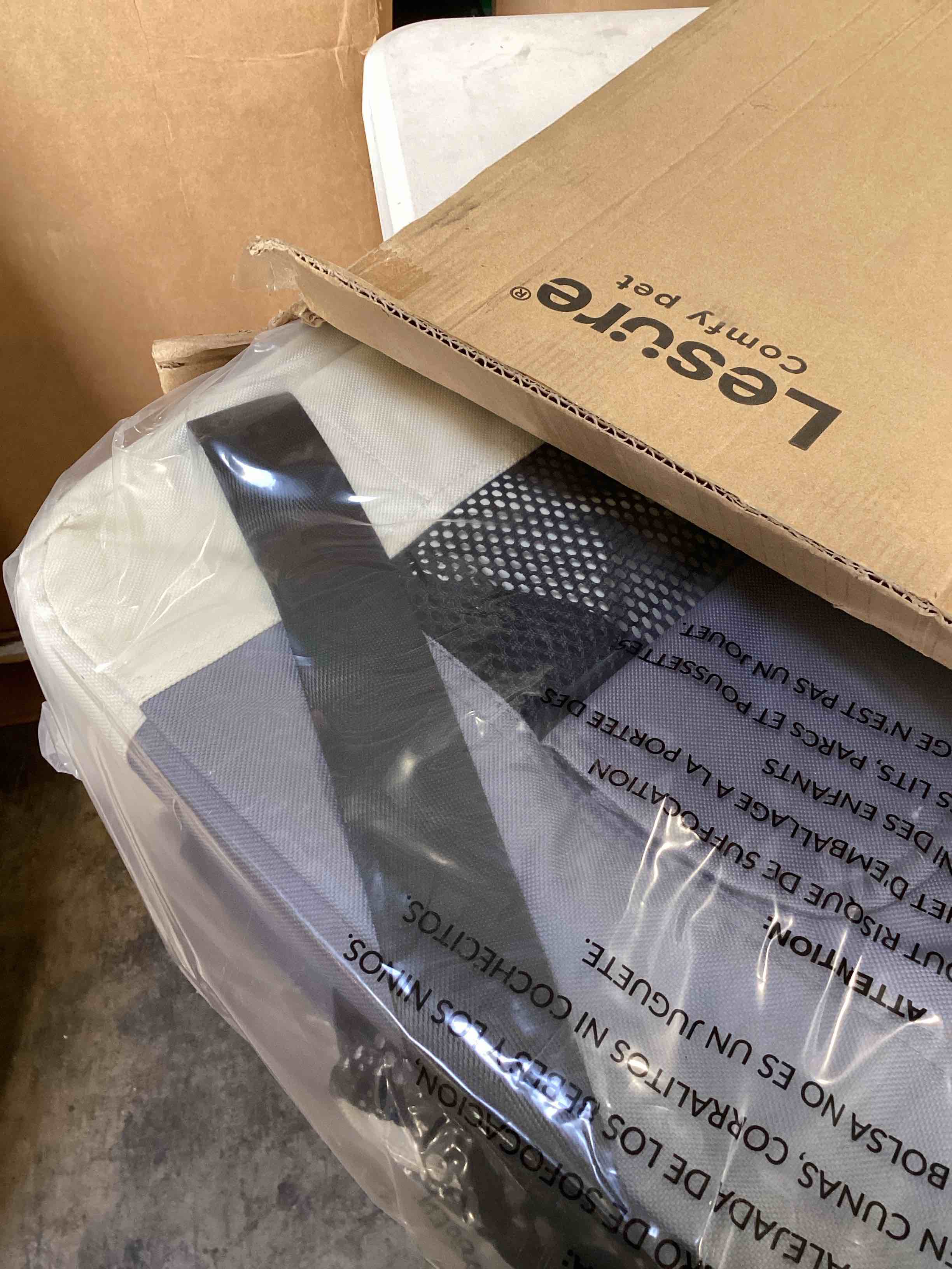 https://s3.amazonaws.com/lotting-images-prod/bidfta/YEL4904733_1727898161864.jpeg