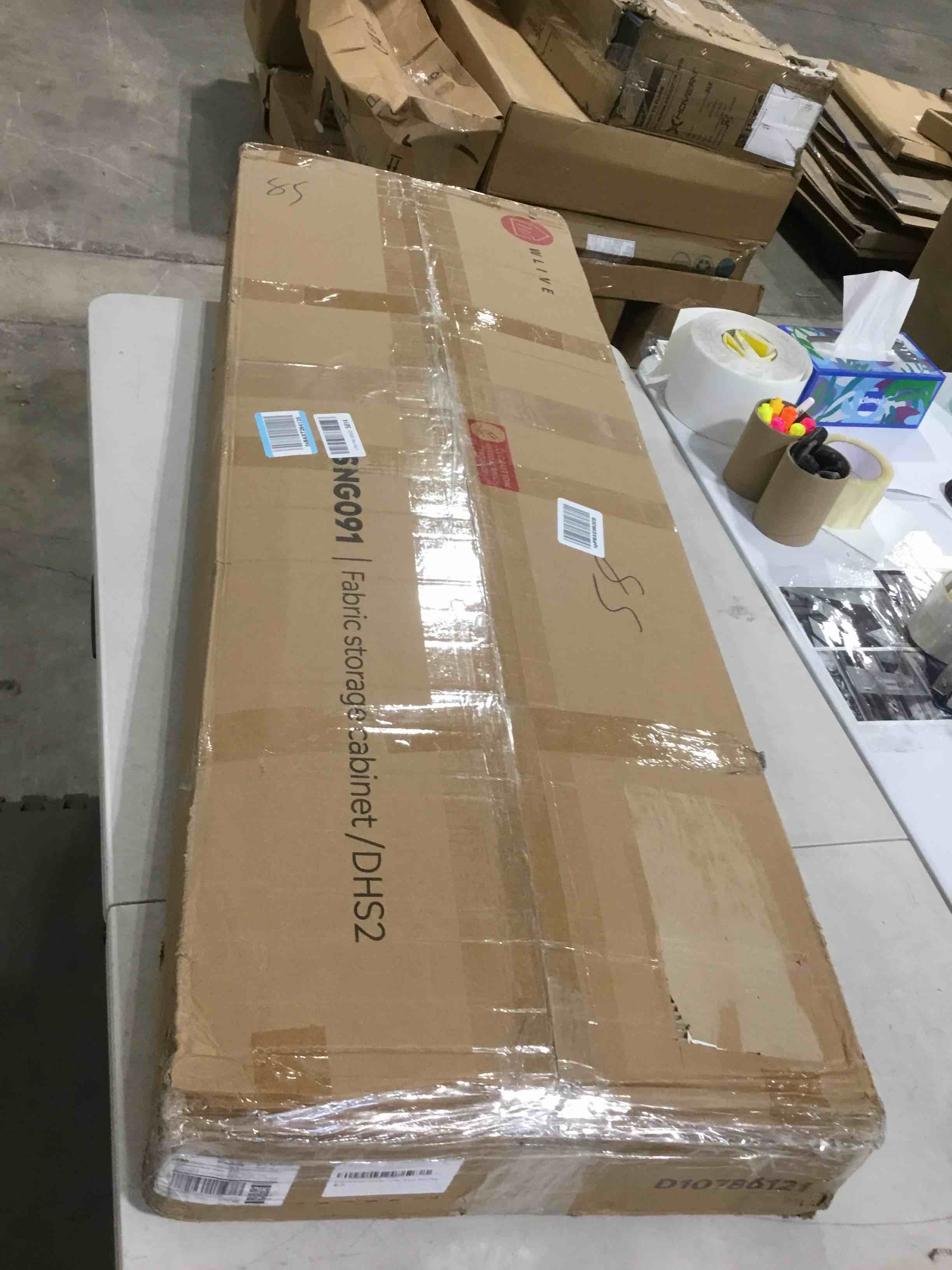 https://s3.amazonaws.com/lotting-images-prod/bidfta/YEL4905381_1728746929672.jpeg