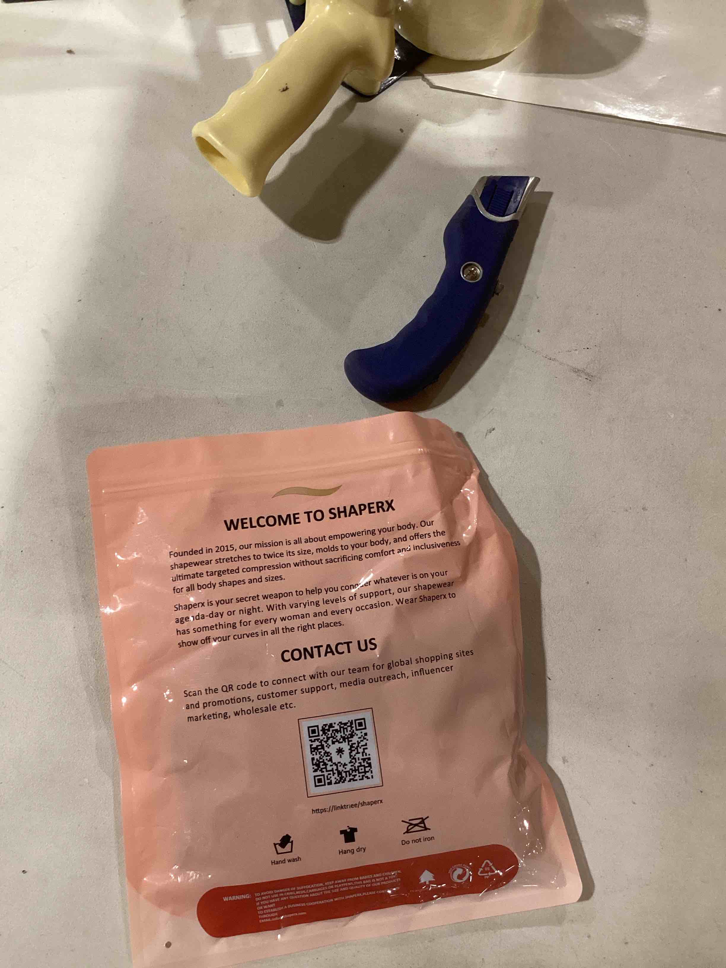 https://s3.amazonaws.com/lotting-images-prod/bidfta/YEL4905772_1728478437710.jpeg