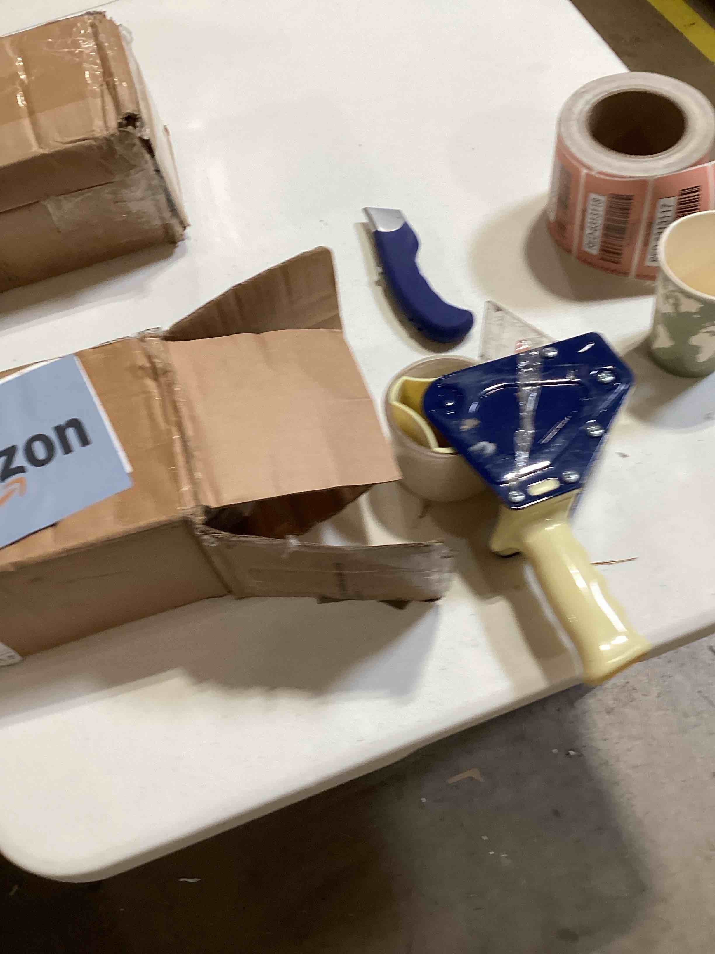https://s3.amazonaws.com/lotting-images-prod/bidfta/YEL4905886_1728498269525.jpeg