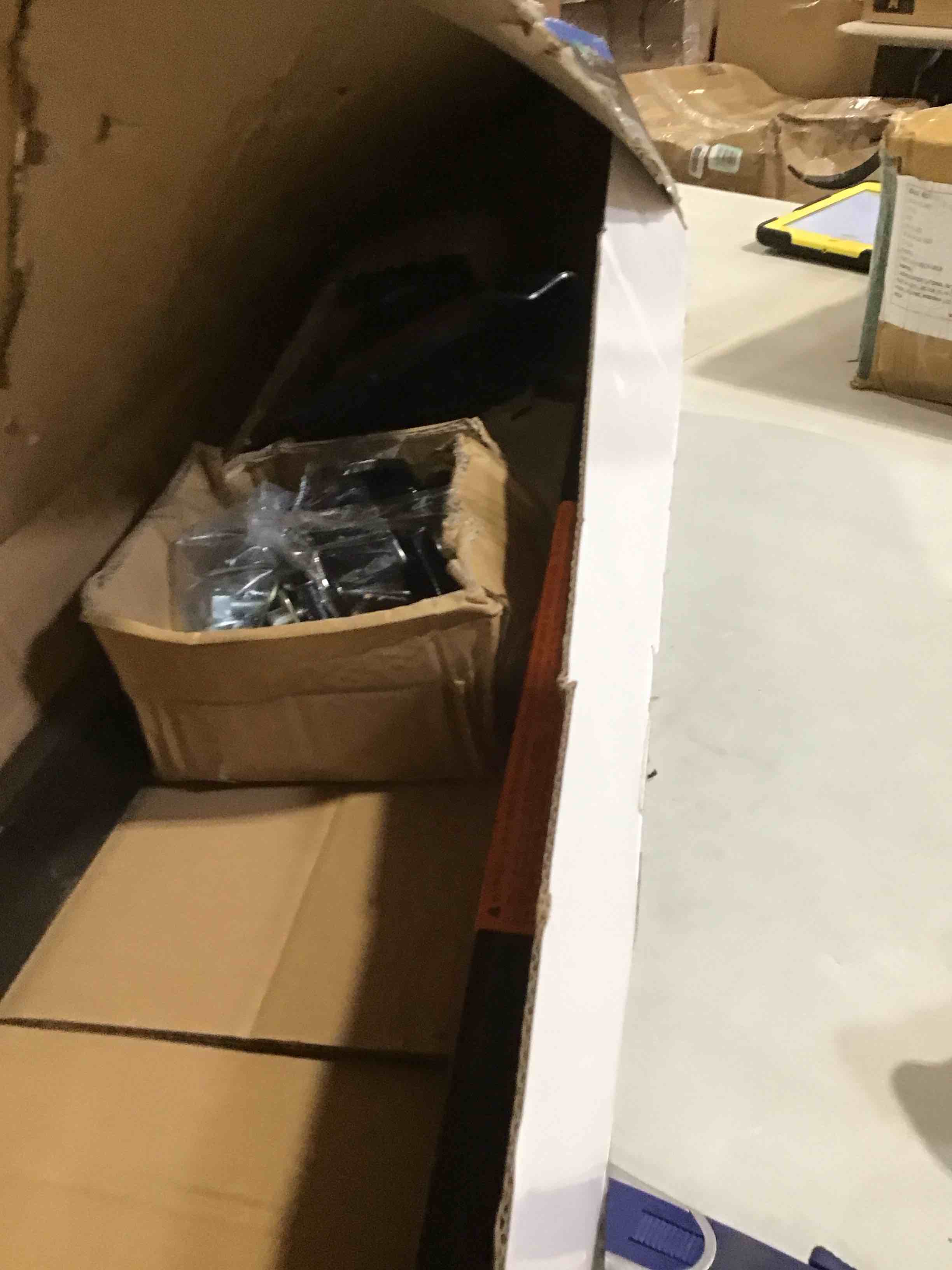 https://s3.amazonaws.com/lotting-images-prod/bidfta/YEL4906237_1729195843875.jpeg