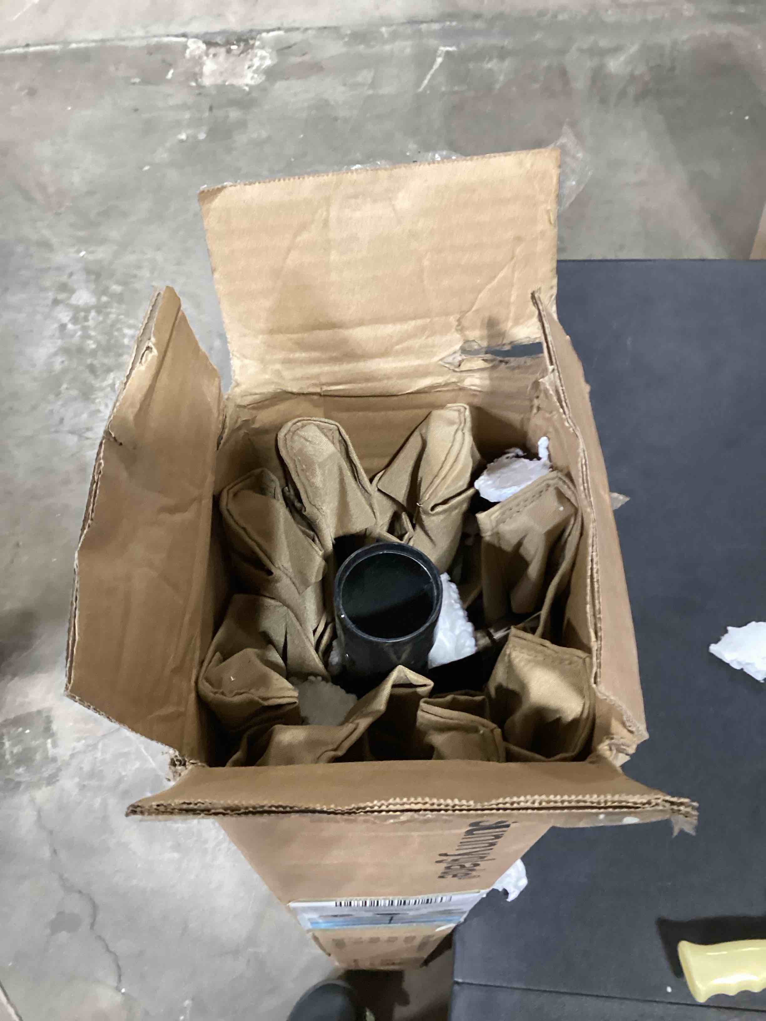 https://s3.amazonaws.com/lotting-images-prod/bidfta/YEL4907164_1728497482578.jpeg