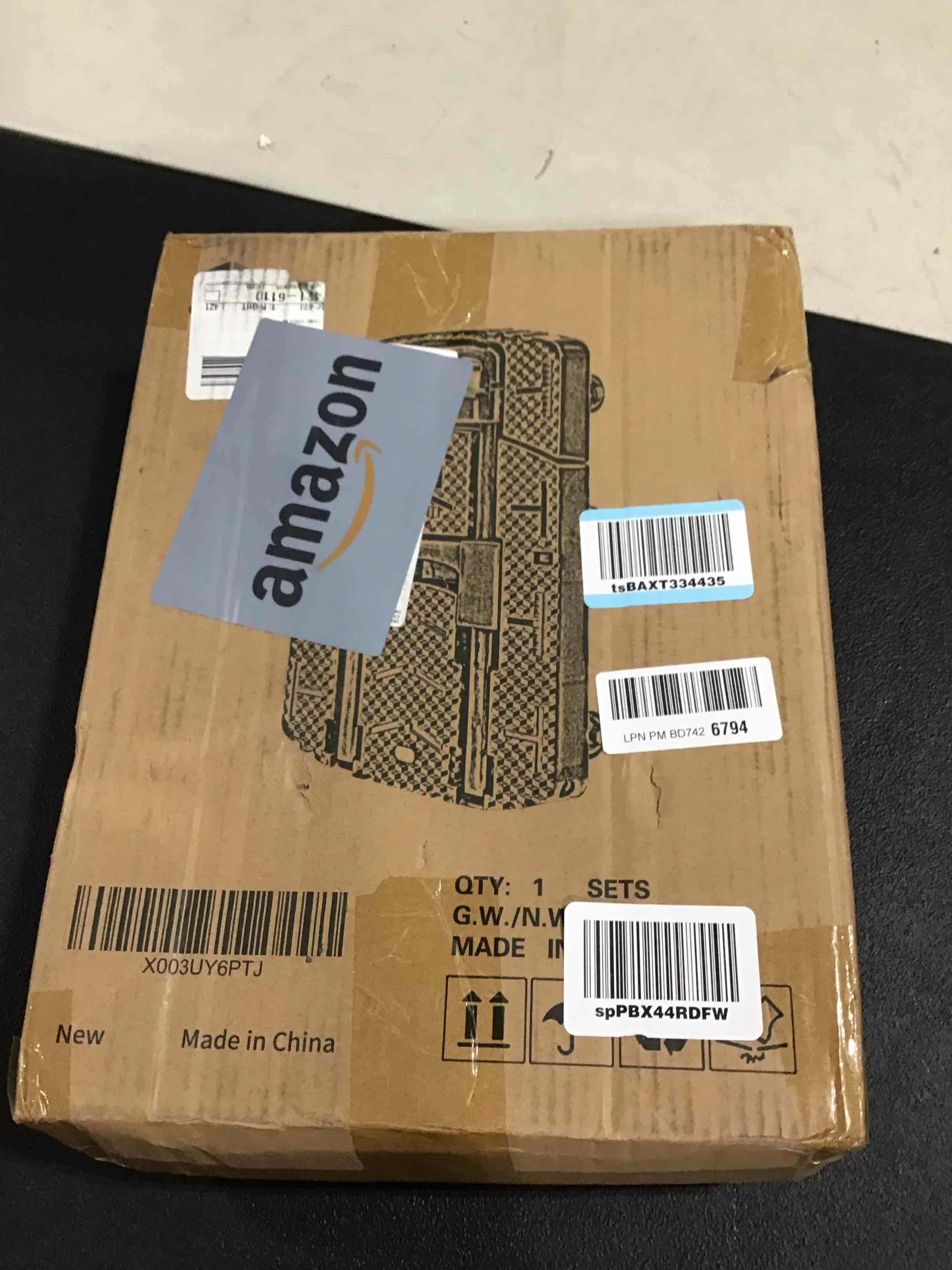 https://s3.amazonaws.com/lotting-images-prod/bidfta/YEL4907413_1728994425655.jpeg
