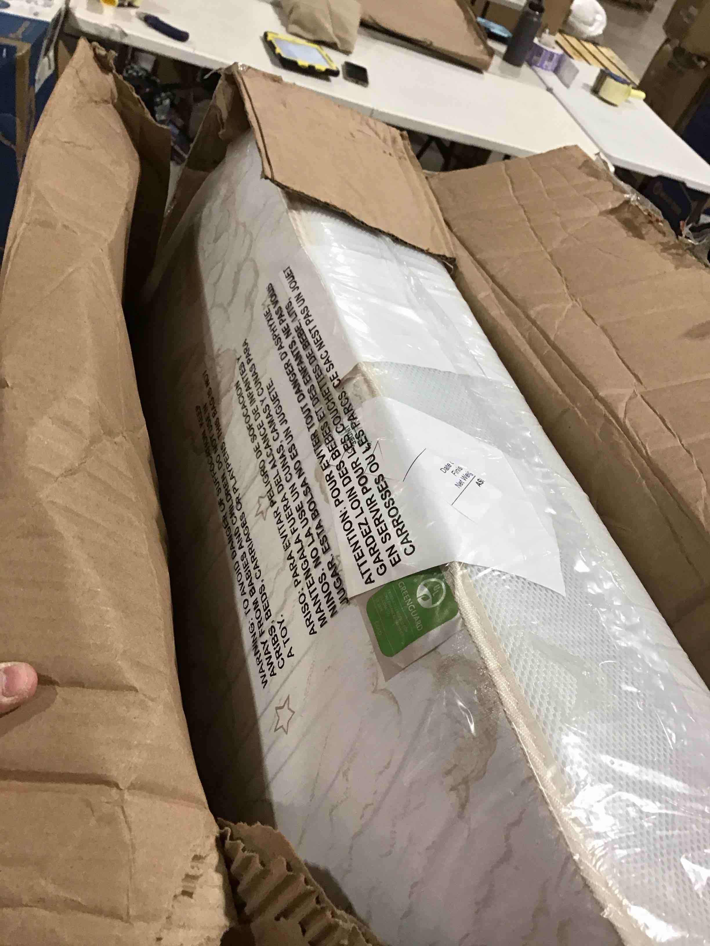 https://s3.amazonaws.com/lotting-images-prod/bidfta/YEL4907417_1728995021731.jpeg