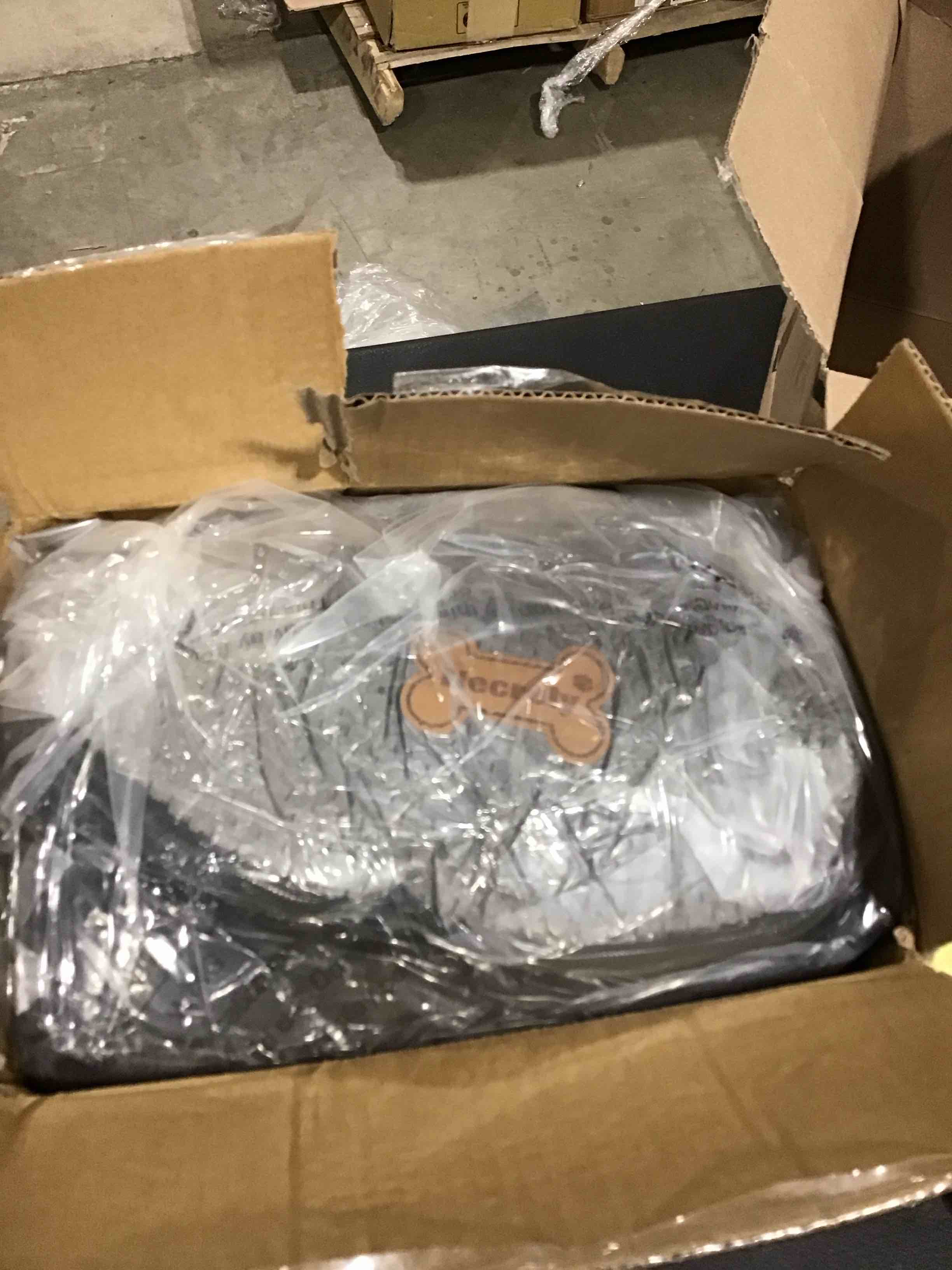 https://s3.amazonaws.com/lotting-images-prod/bidfta/YEL4907485_1729006147048.jpeg