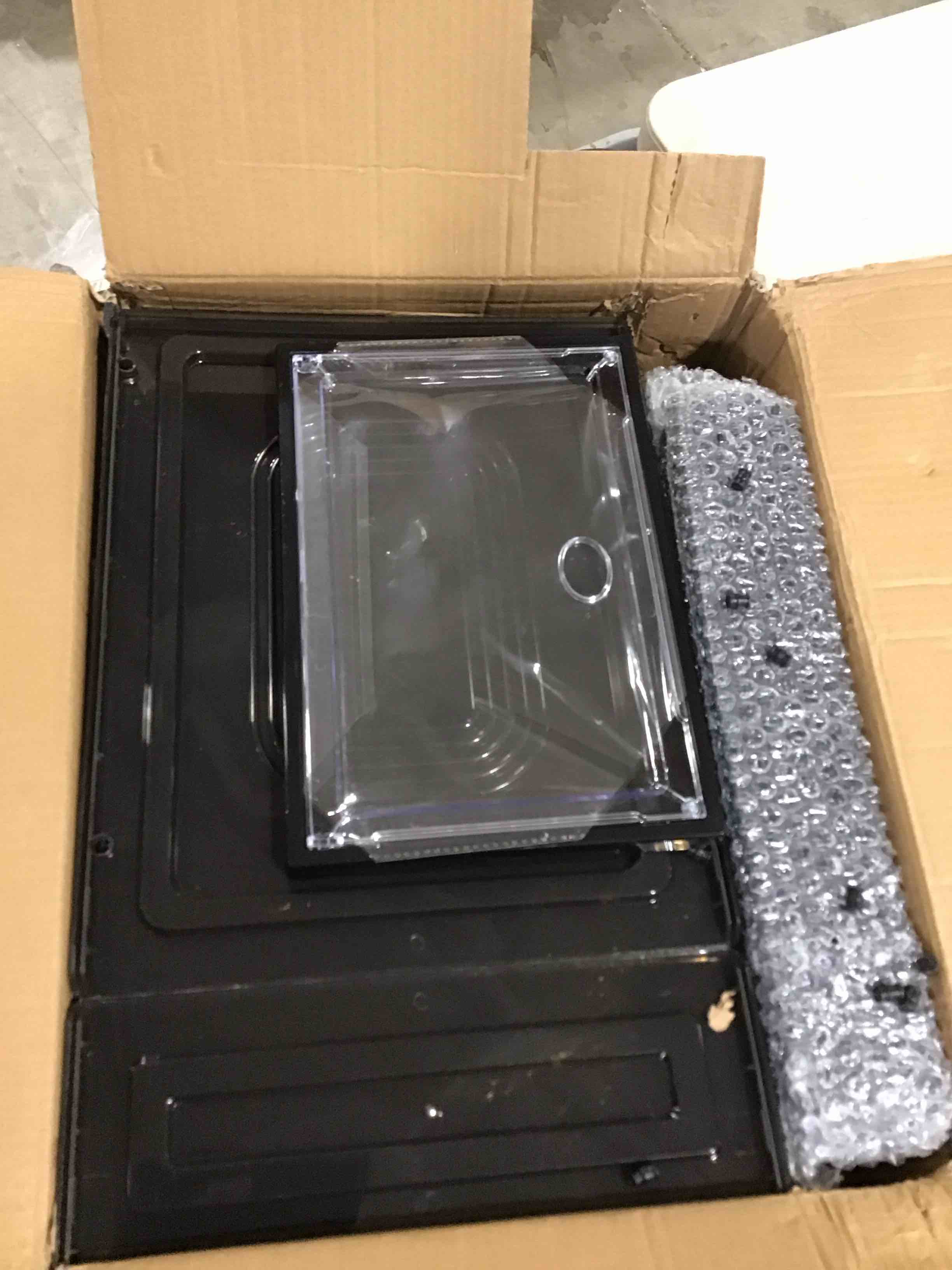 https://s3.amazonaws.com/lotting-images-prod/bidfta/YEL4907526_1729016917161.jpeg