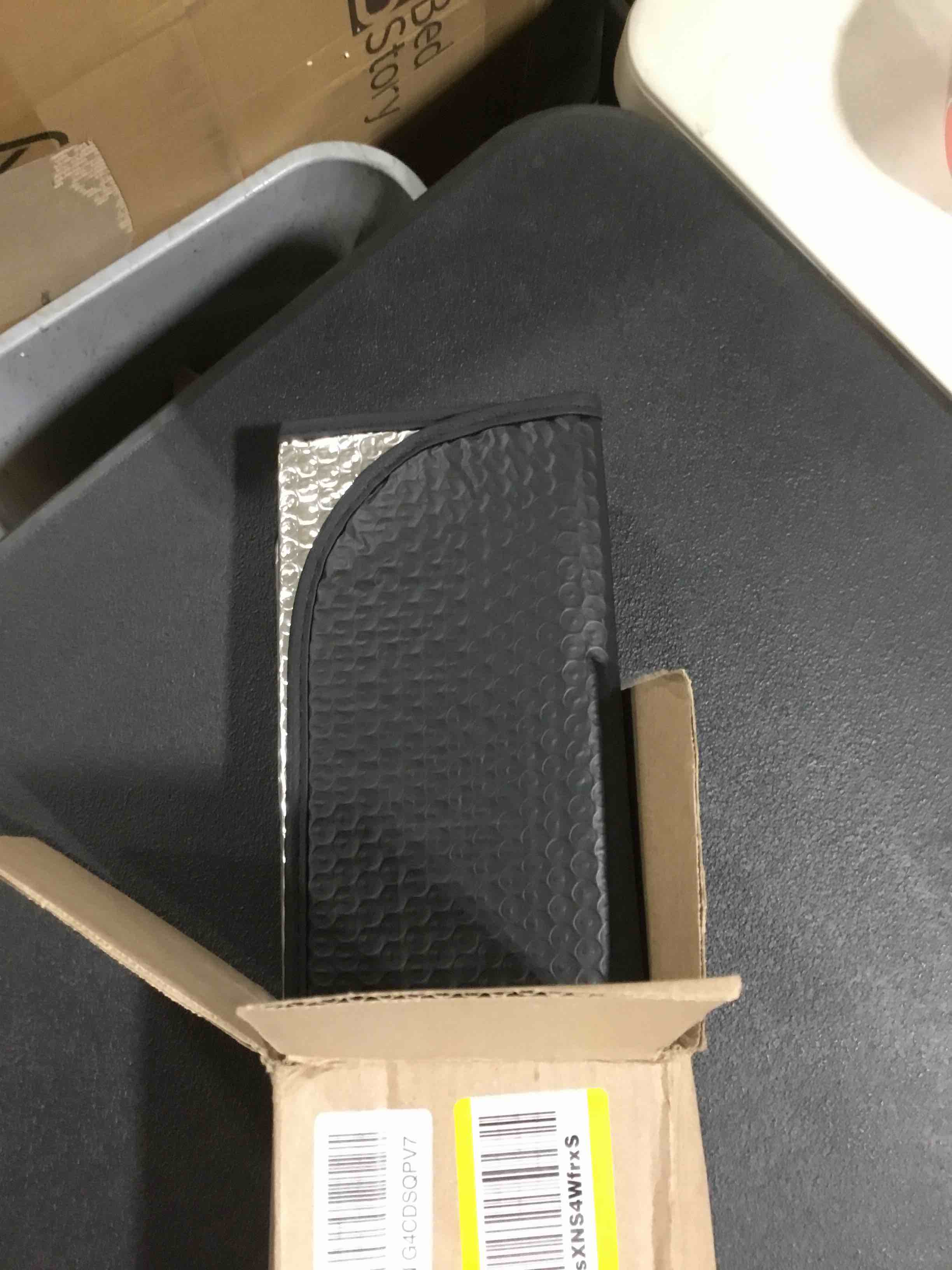 https://s3.amazonaws.com/lotting-images-prod/bidfta/YEL4907815_1729250641343.jpeg