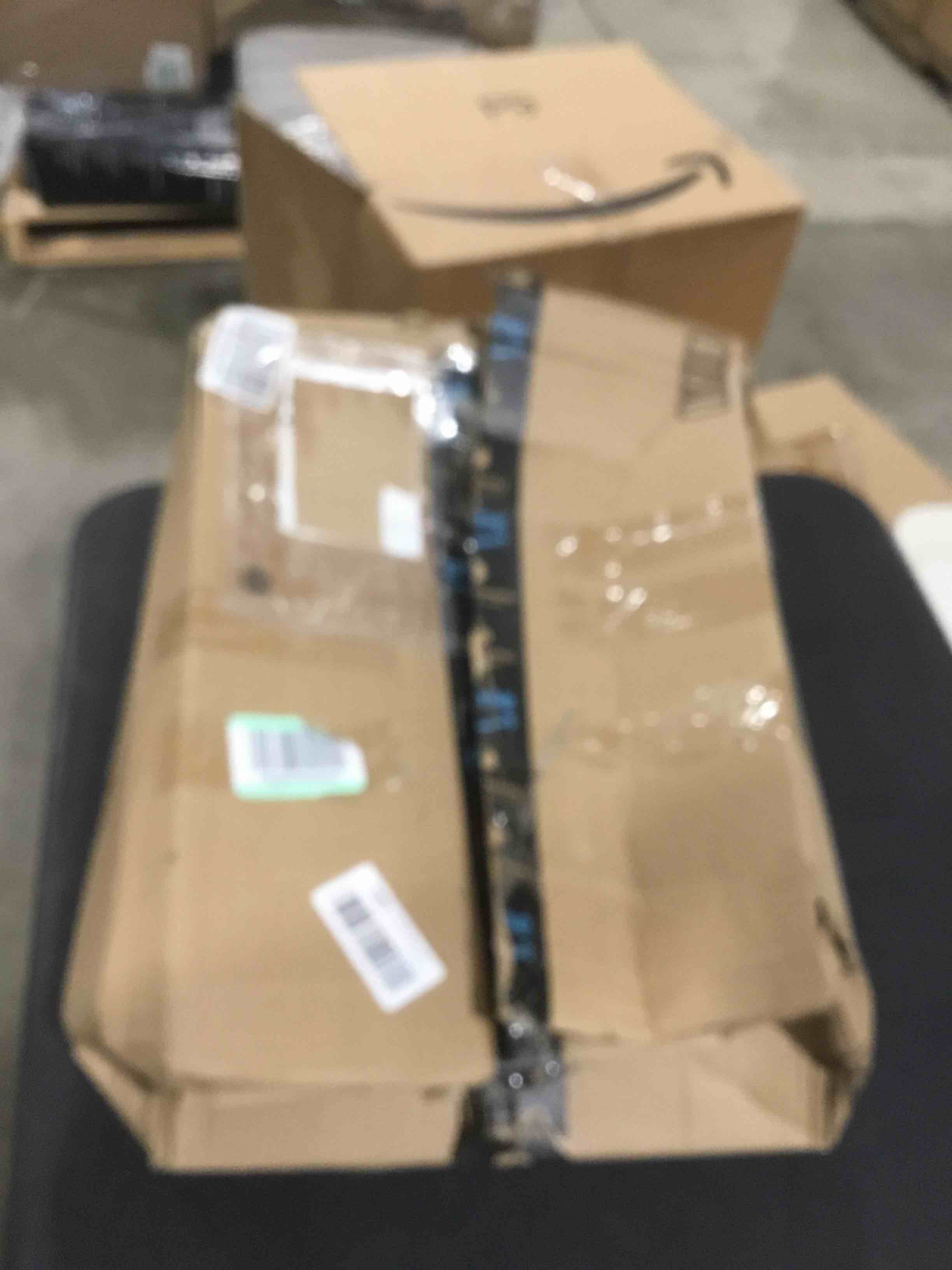 https://s3.amazonaws.com/lotting-images-prod/bidfta/YEL4908020_1729685368538.jpeg