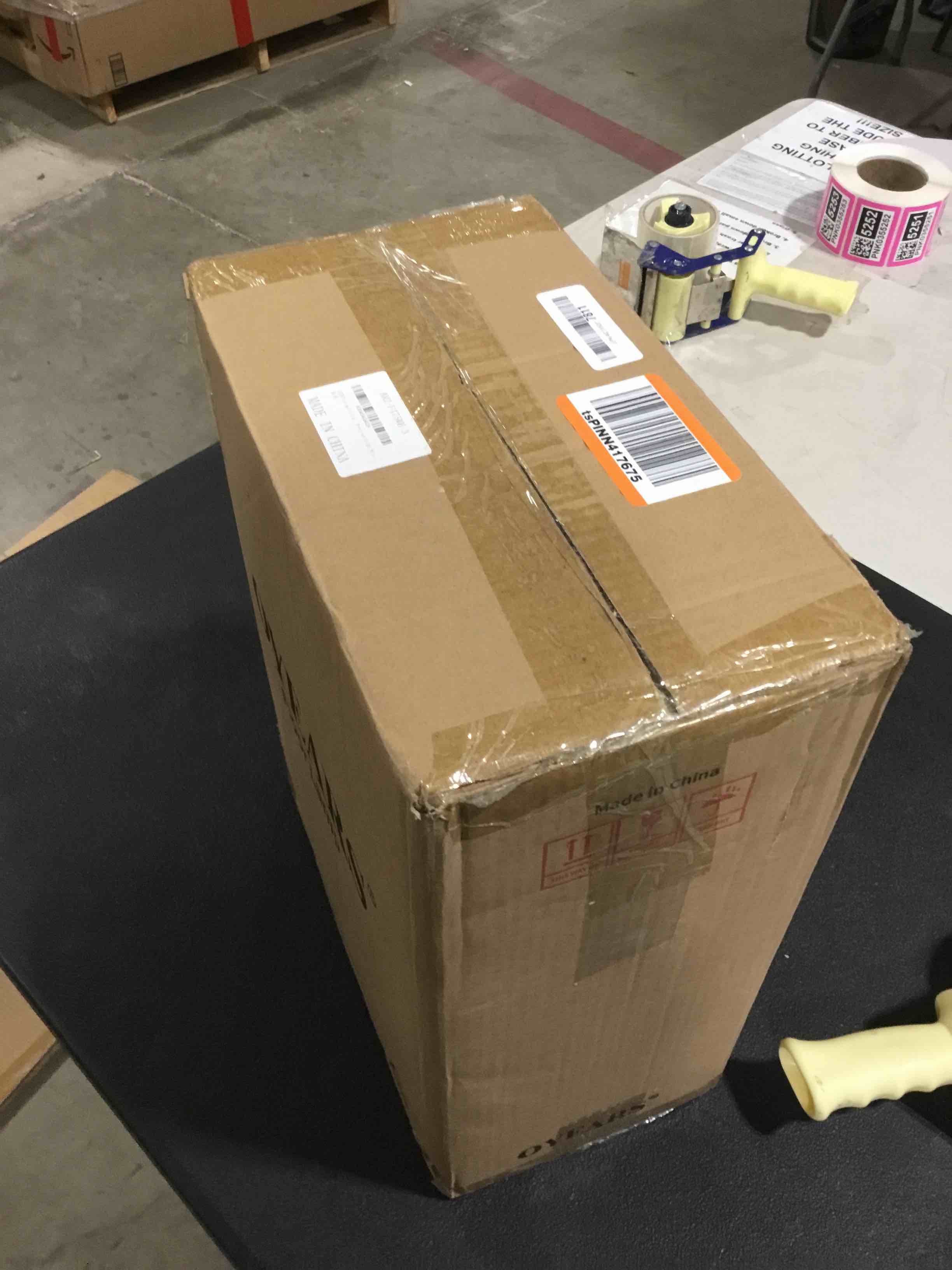 https://s3.amazonaws.com/lotting-images-prod/bidfta/YEL4908139_1729877077534.jpeg