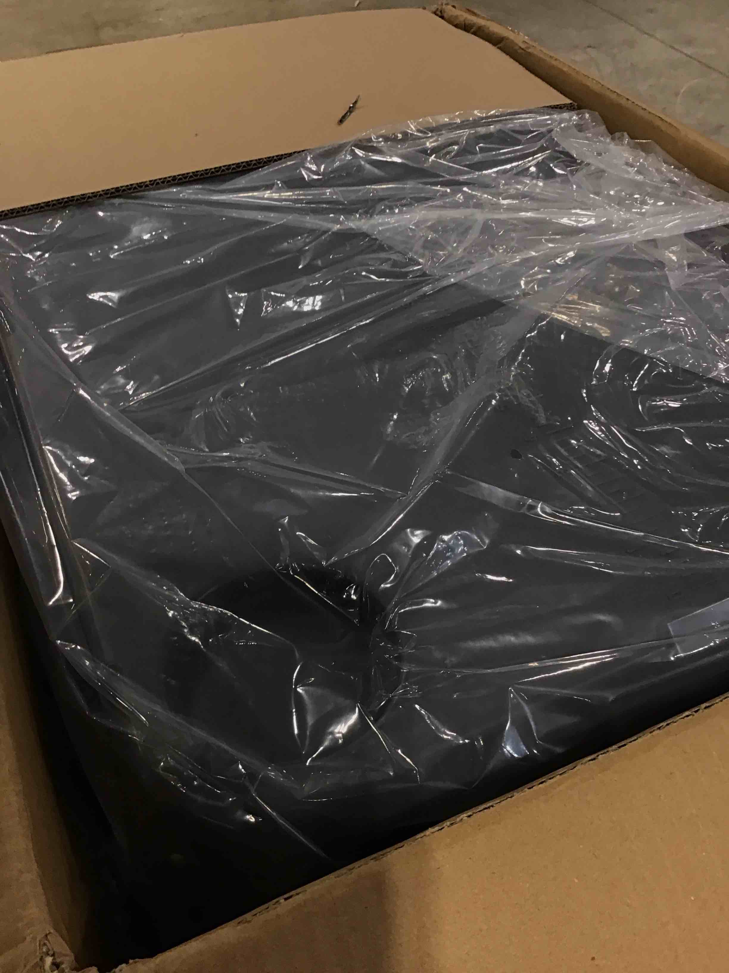 https://s3.amazonaws.com/lotting-images-prod/bidfta/YEL4908200_1730825155961.jpeg