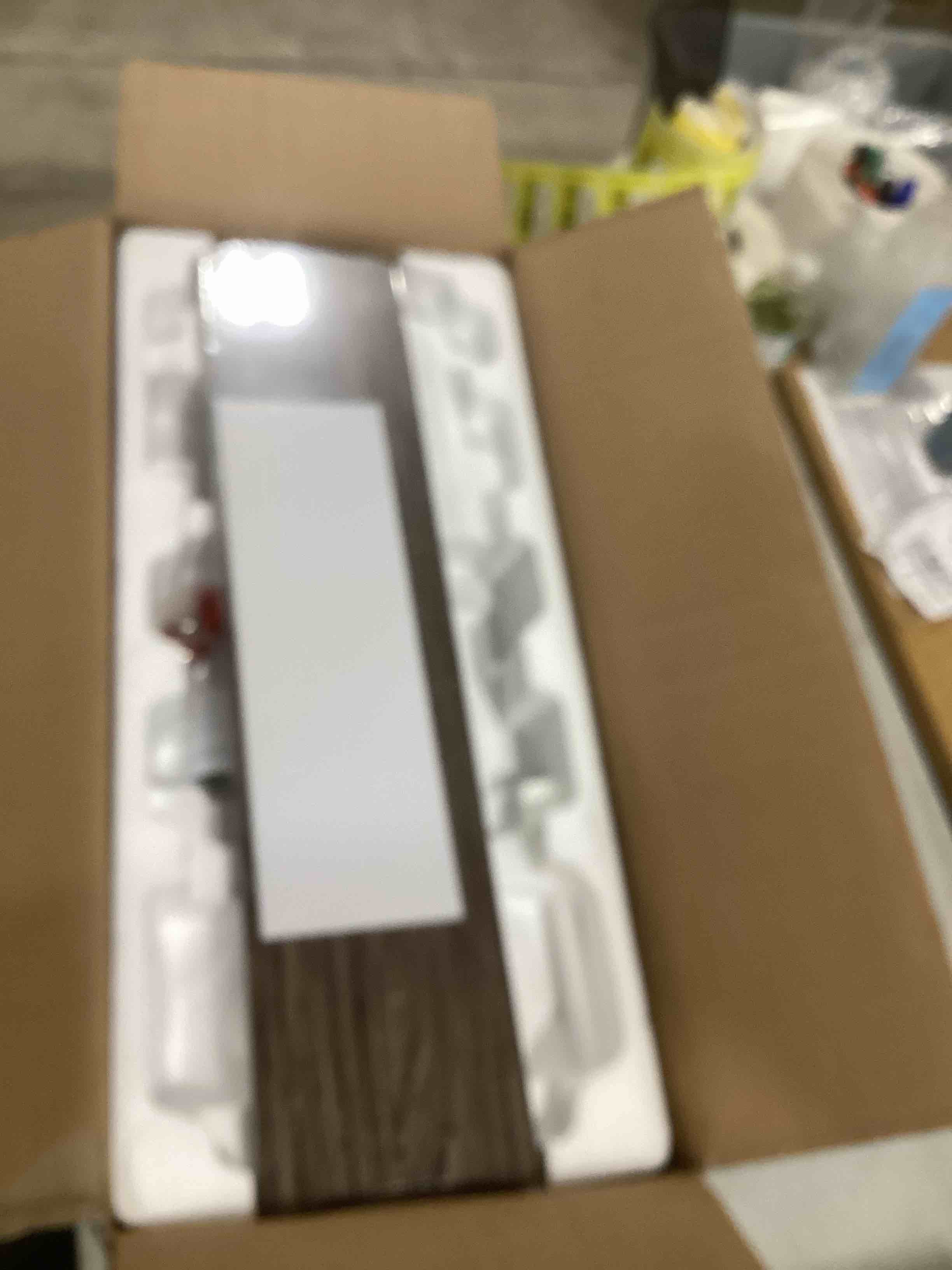 https://s3.amazonaws.com/lotting-images-prod/bidfta/YEL4909334_1726840410256.jpeg
