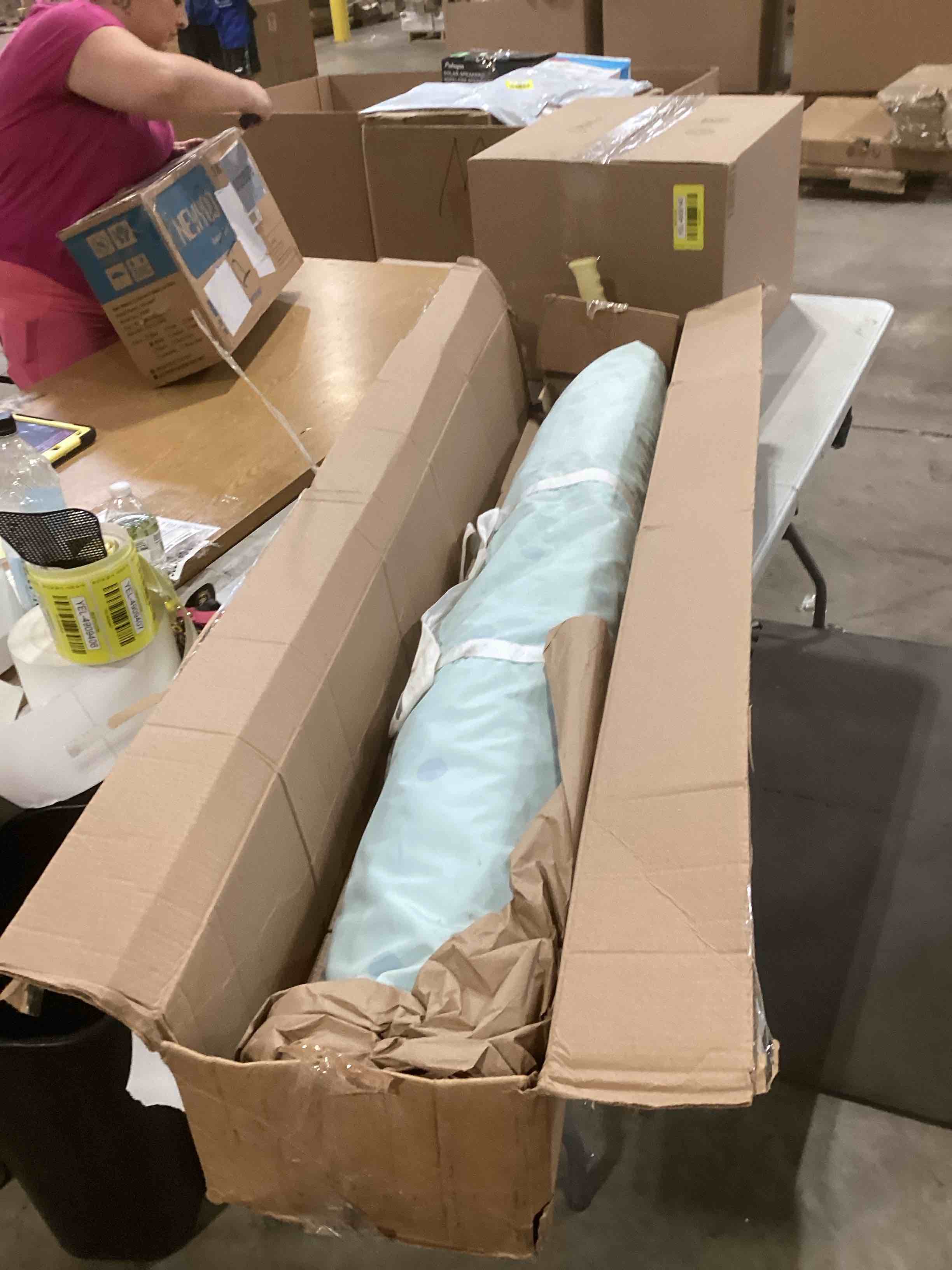 https://s3.amazonaws.com/lotting-images-prod/bidfta/YEL4909394_1726850043617.jpeg