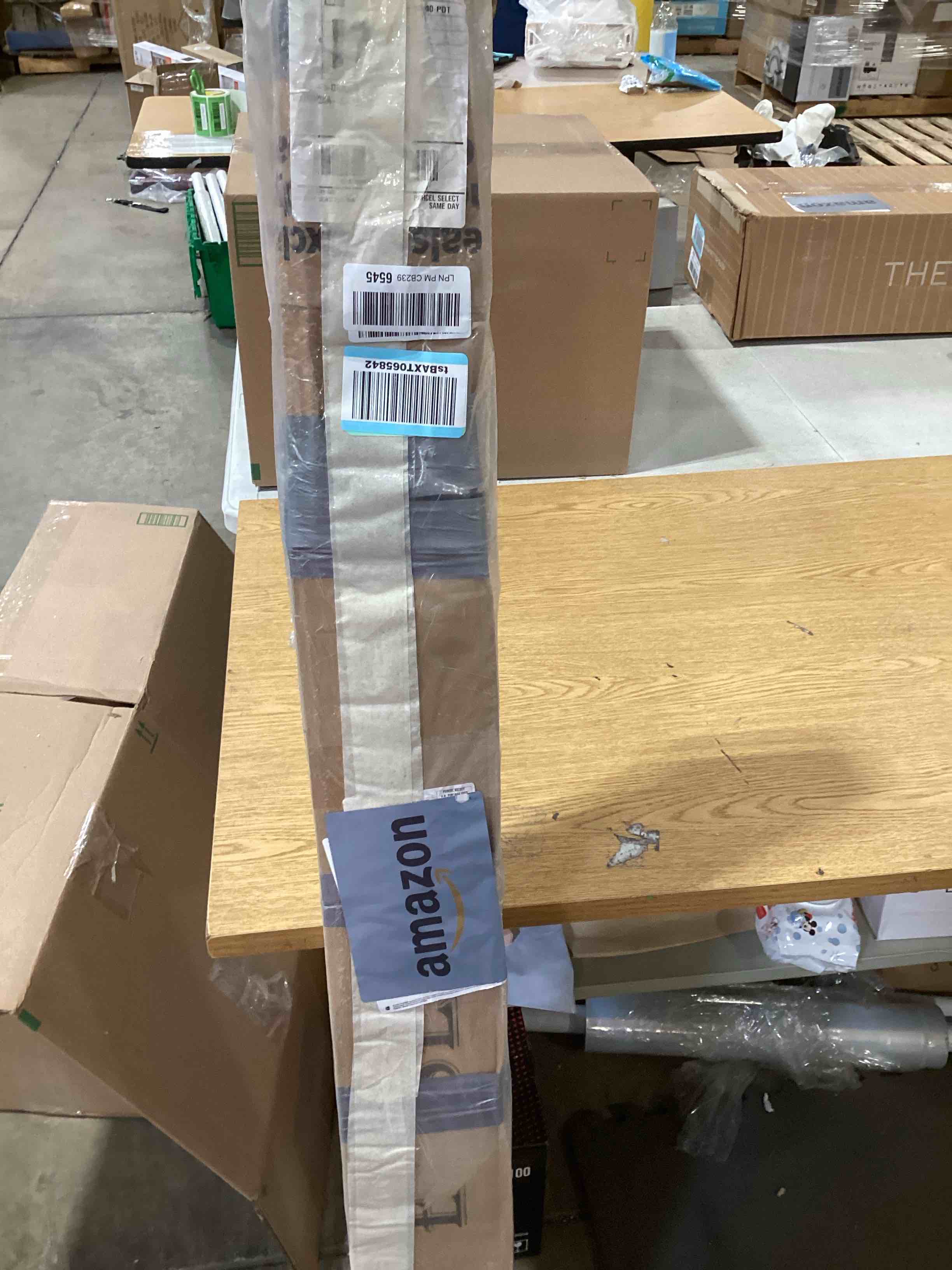 https://s3.amazonaws.com/lotting-images-prod/bidfta/YEL4909406_1726852968477.jpeg