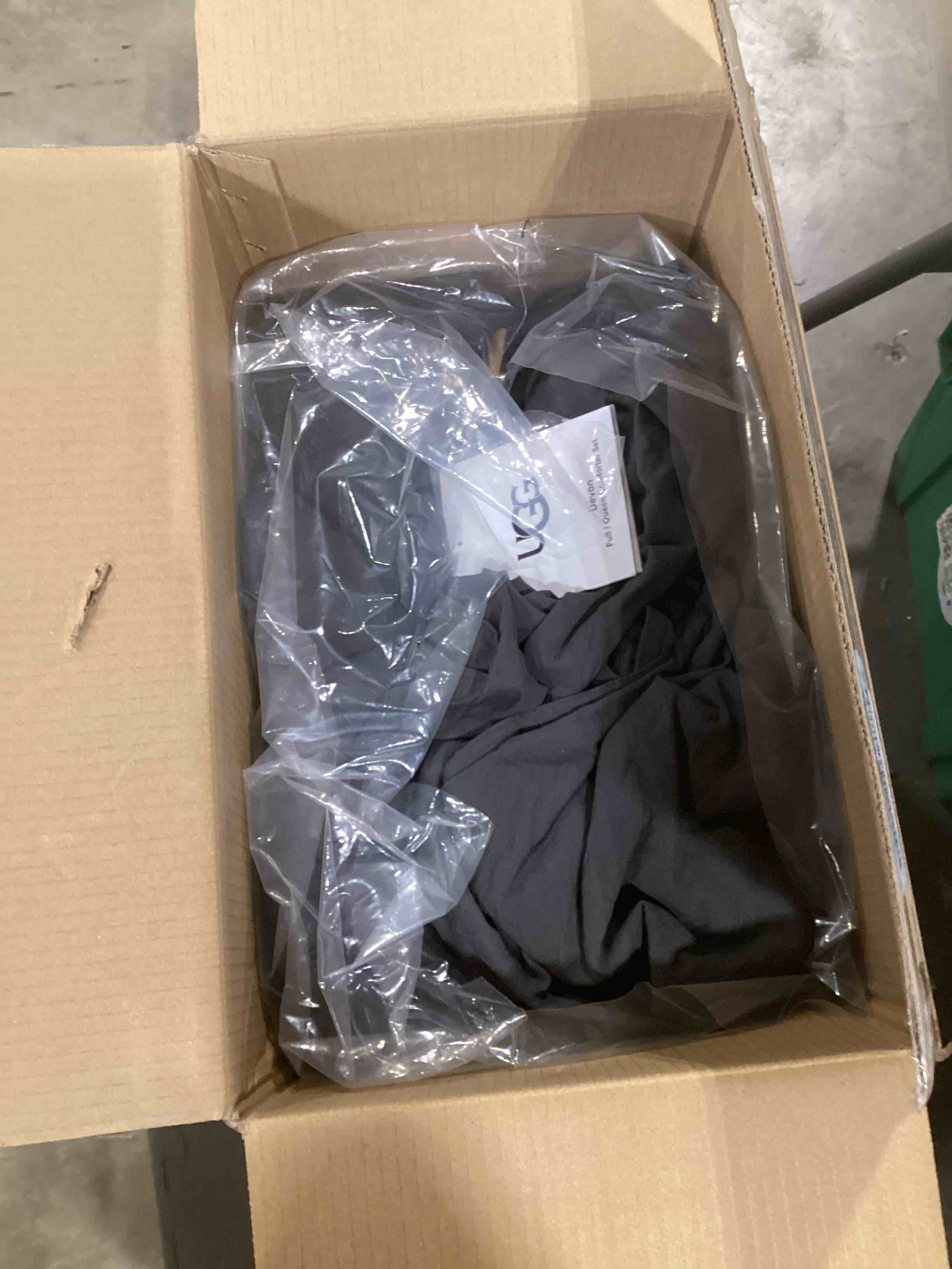 https://s3.amazonaws.com/lotting-images-prod/bidfta/YEL4909451_1726858888568.jpeg