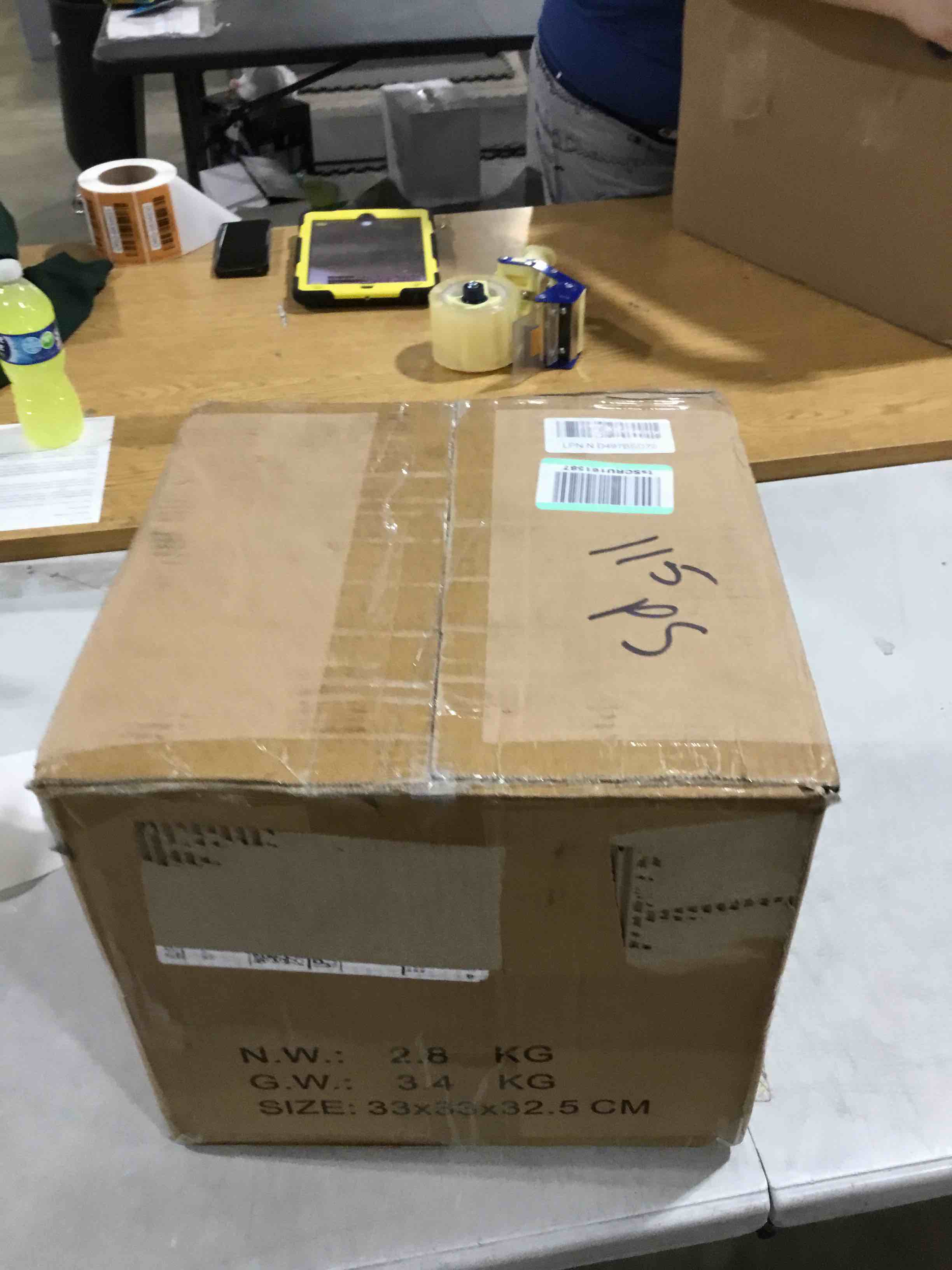 https://s3.amazonaws.com/lotting-images-prod/bidfta/YEL4909487_1727093834672.jpeg