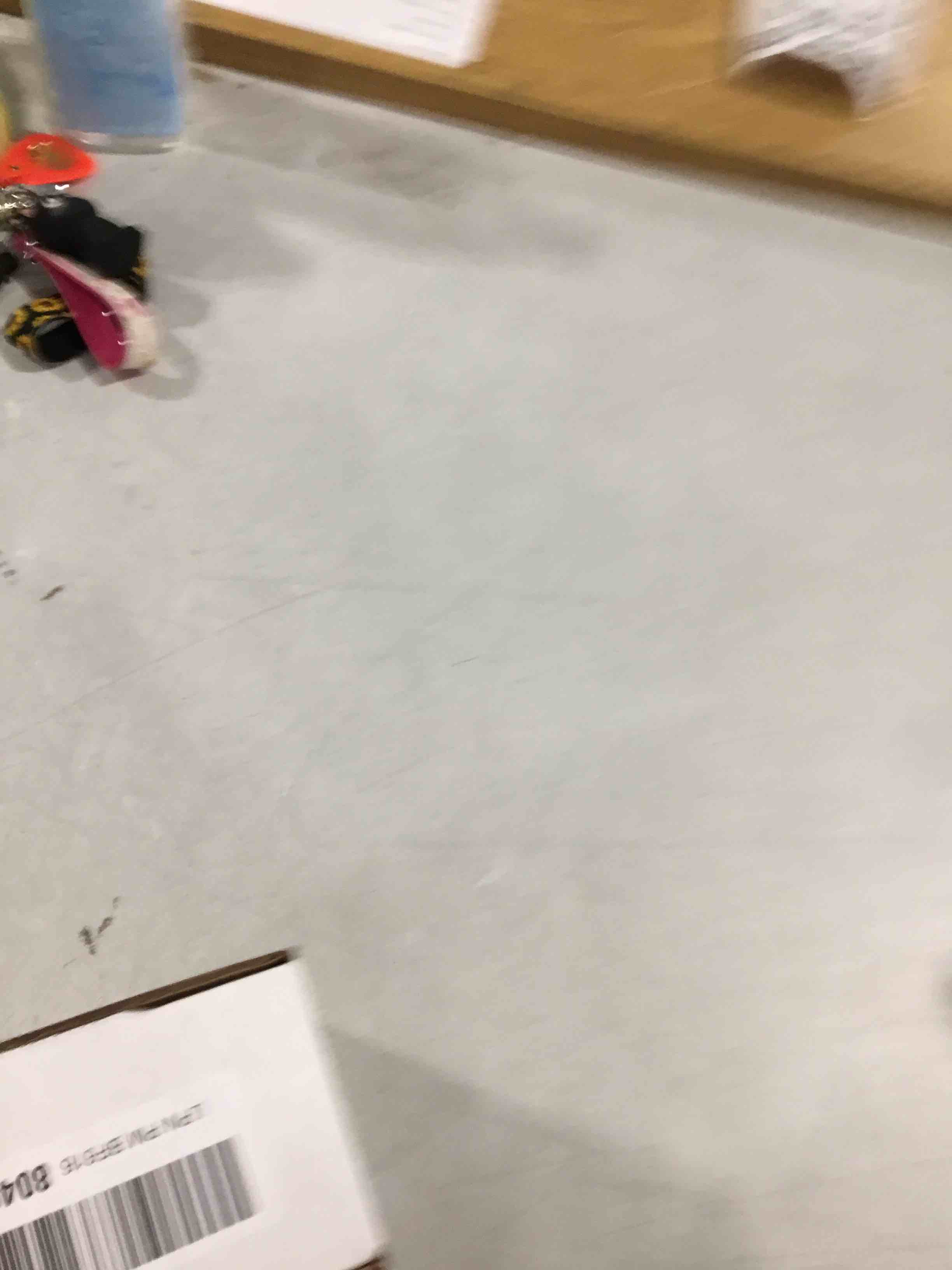 https://s3.amazonaws.com/lotting-images-prod/bidfta/YEL4909513_1727099402502.jpeg