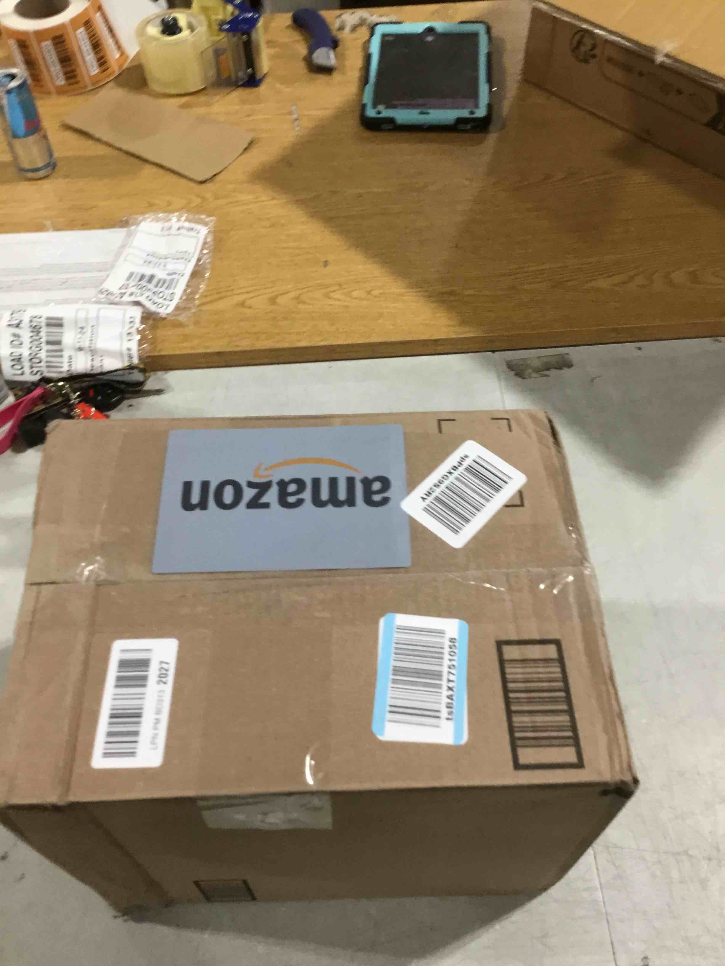 https://s3.amazonaws.com/lotting-images-prod/bidfta/YEL4909598_1727115198731.jpeg