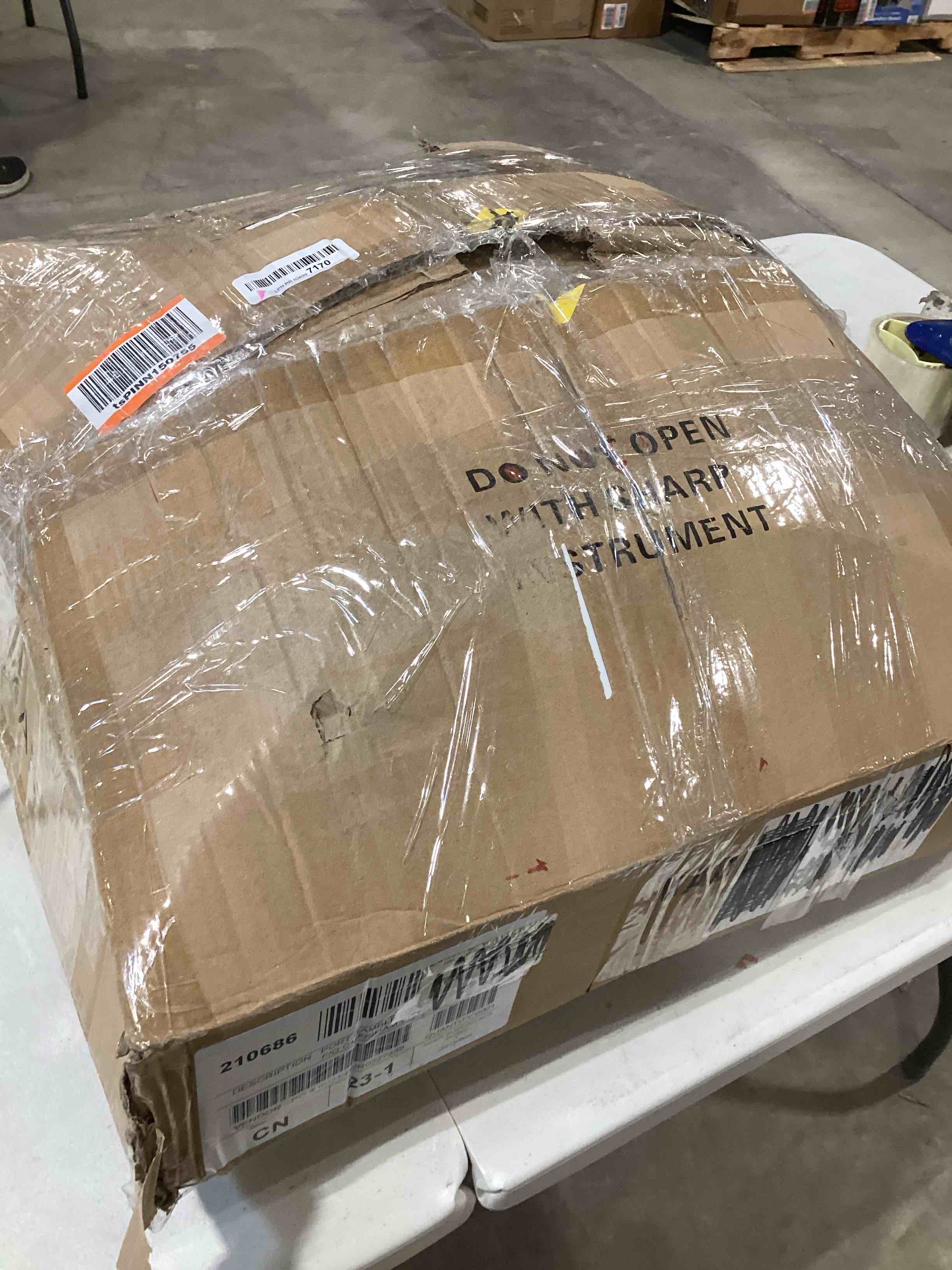 https://s3.amazonaws.com/lotting-images-prod/bidfta/YEL4911222_1714136486524.jpeg