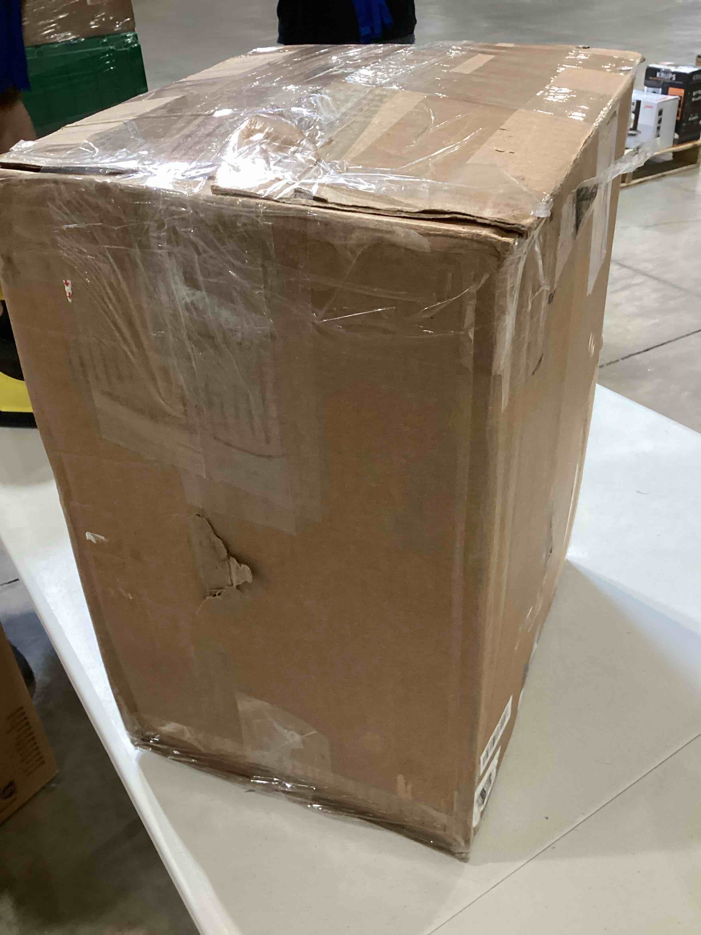 https://s3.amazonaws.com/lotting-images-prod/bidfta/YEL4911330_1714398768015.jpeg