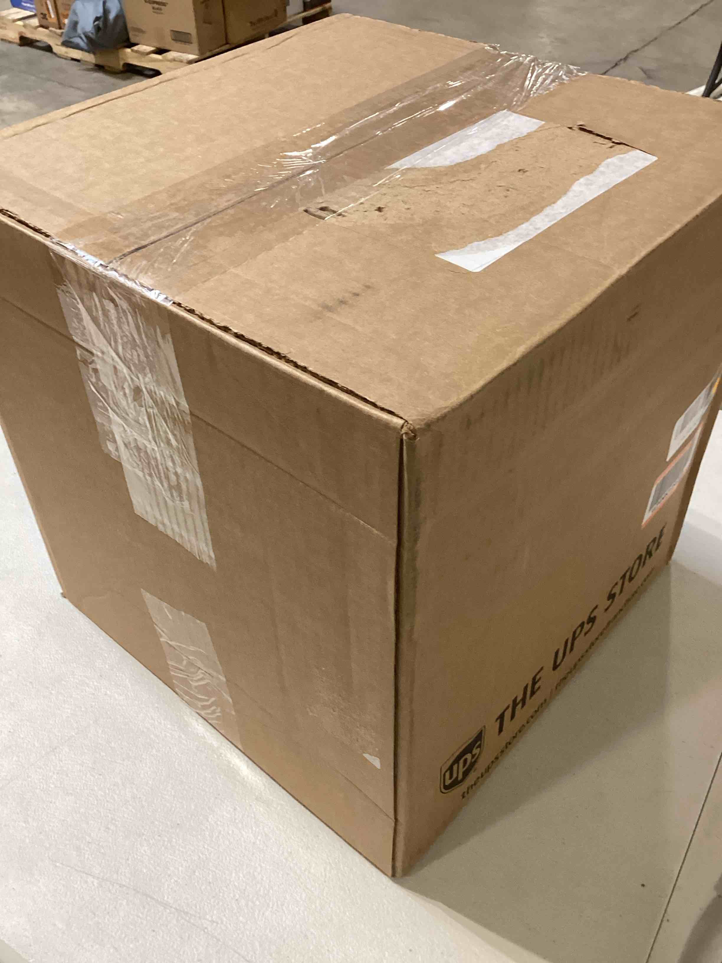 https://s3.amazonaws.com/lotting-images-prod/bidfta/YEL4911348_1714402164493.jpeg