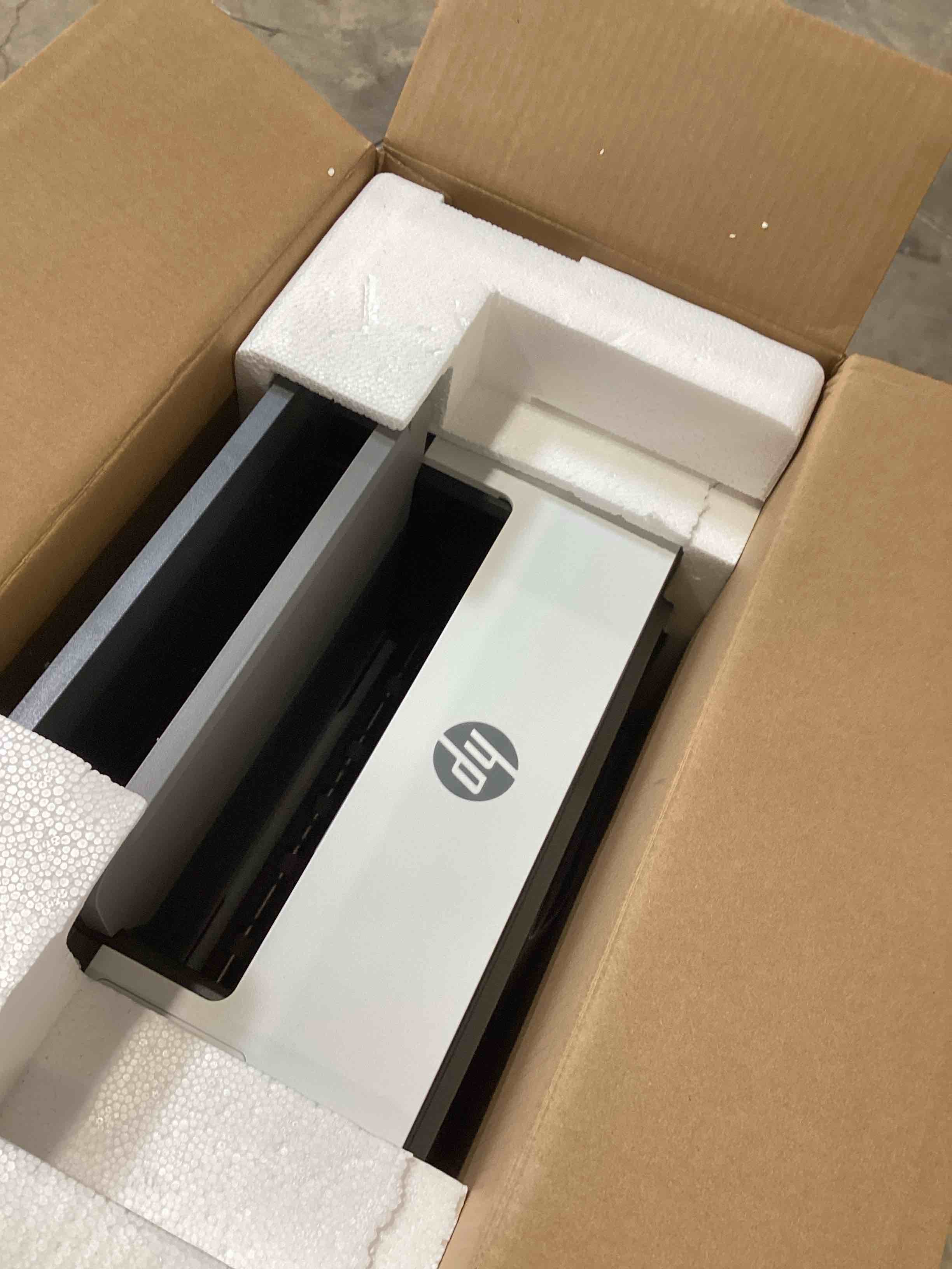 https://s3.amazonaws.com/lotting-images-prod/bidfta/YEL4911350_1714402462501.jpeg