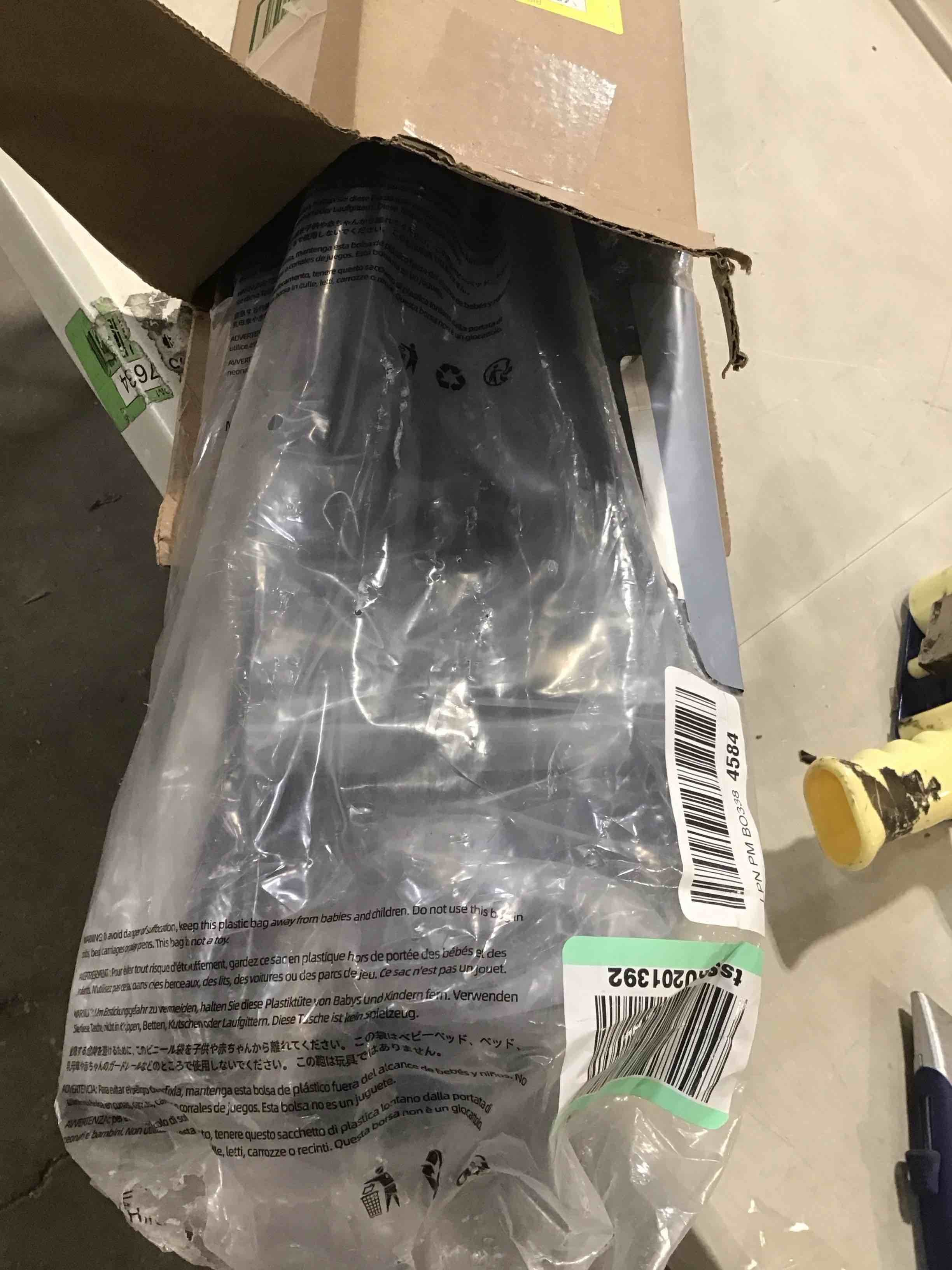 https://s3.amazonaws.com/lotting-images-prod/bidfta/YEL4912598_1726599223871.jpeg