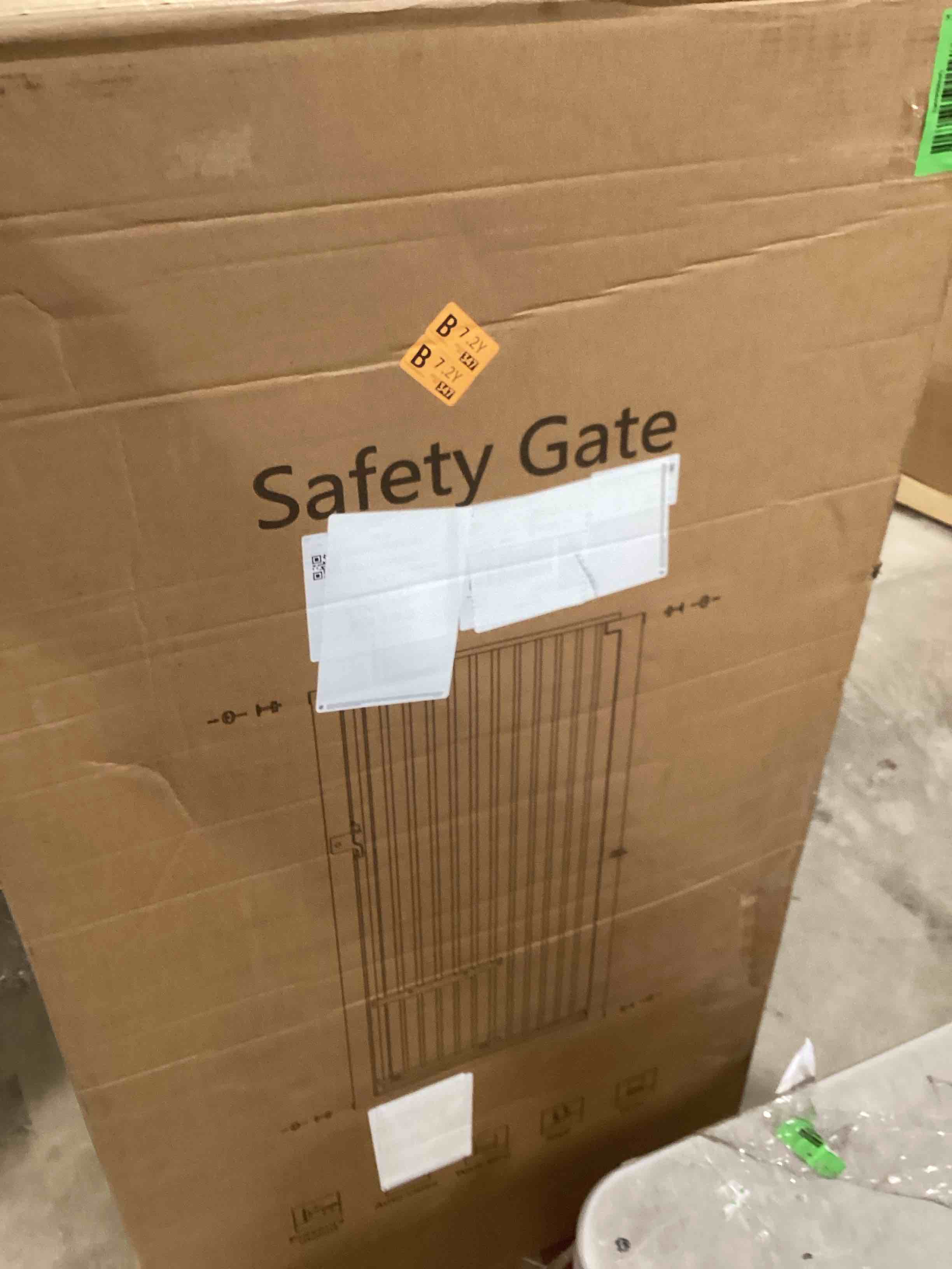 https://s3.amazonaws.com/lotting-images-prod/bidfta/YEL4913006_1728326706334.jpeg