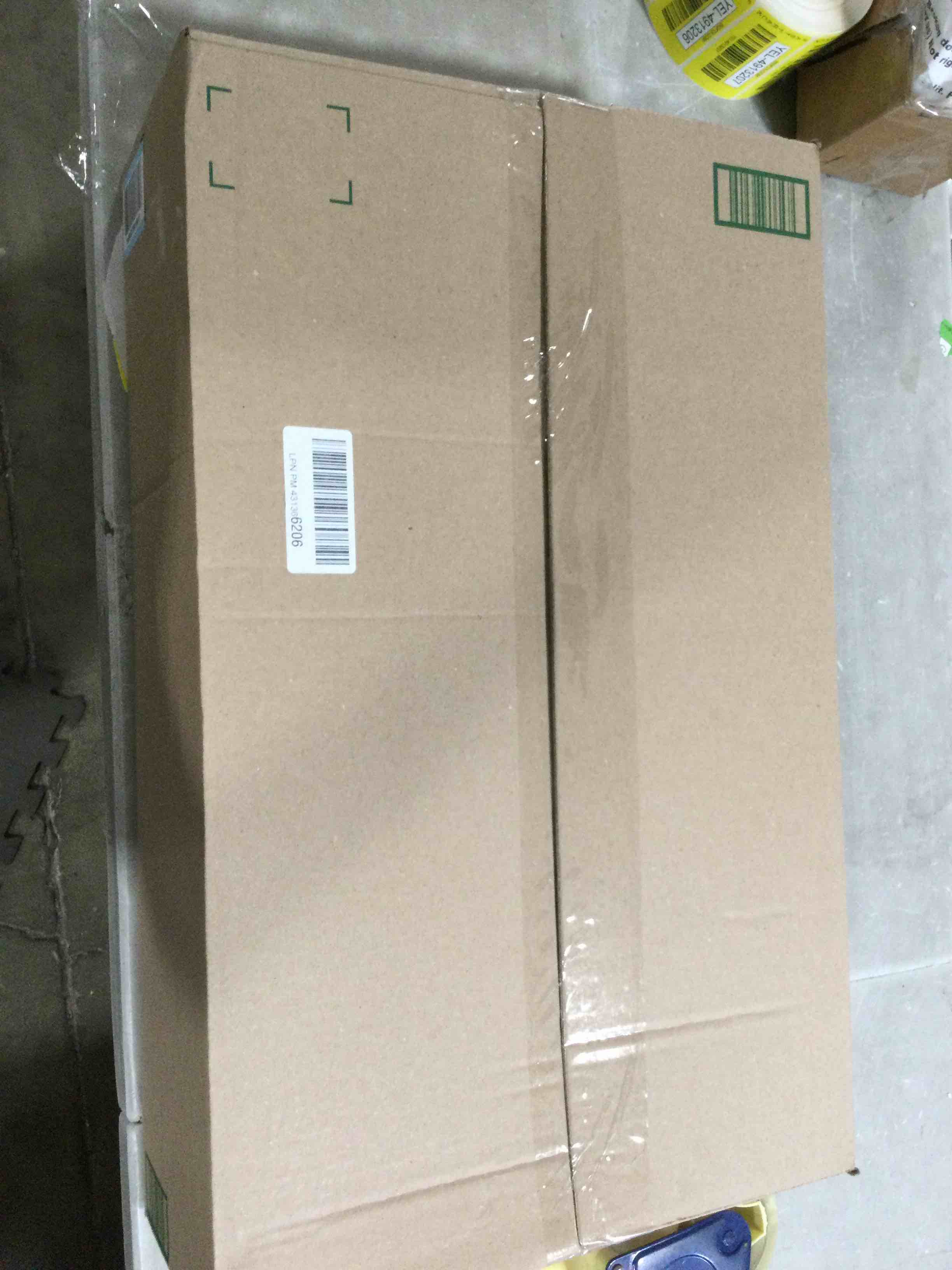 https://s3.amazonaws.com/lotting-images-prod/bidfta/YEL4913197_1728416512412.jpeg