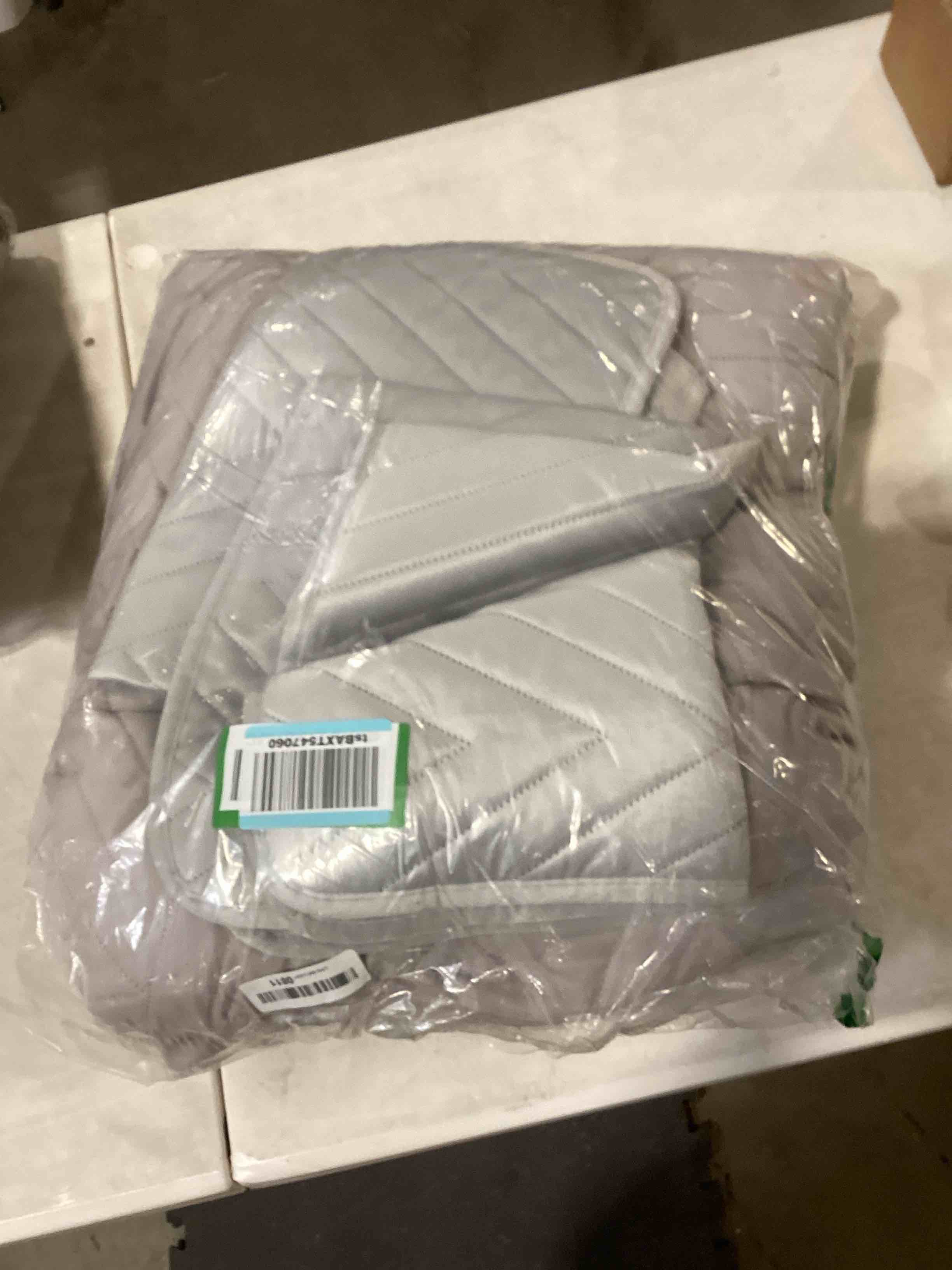 https://s3.amazonaws.com/lotting-images-prod/bidfta/YEL4914004_1729001805906.jpeg