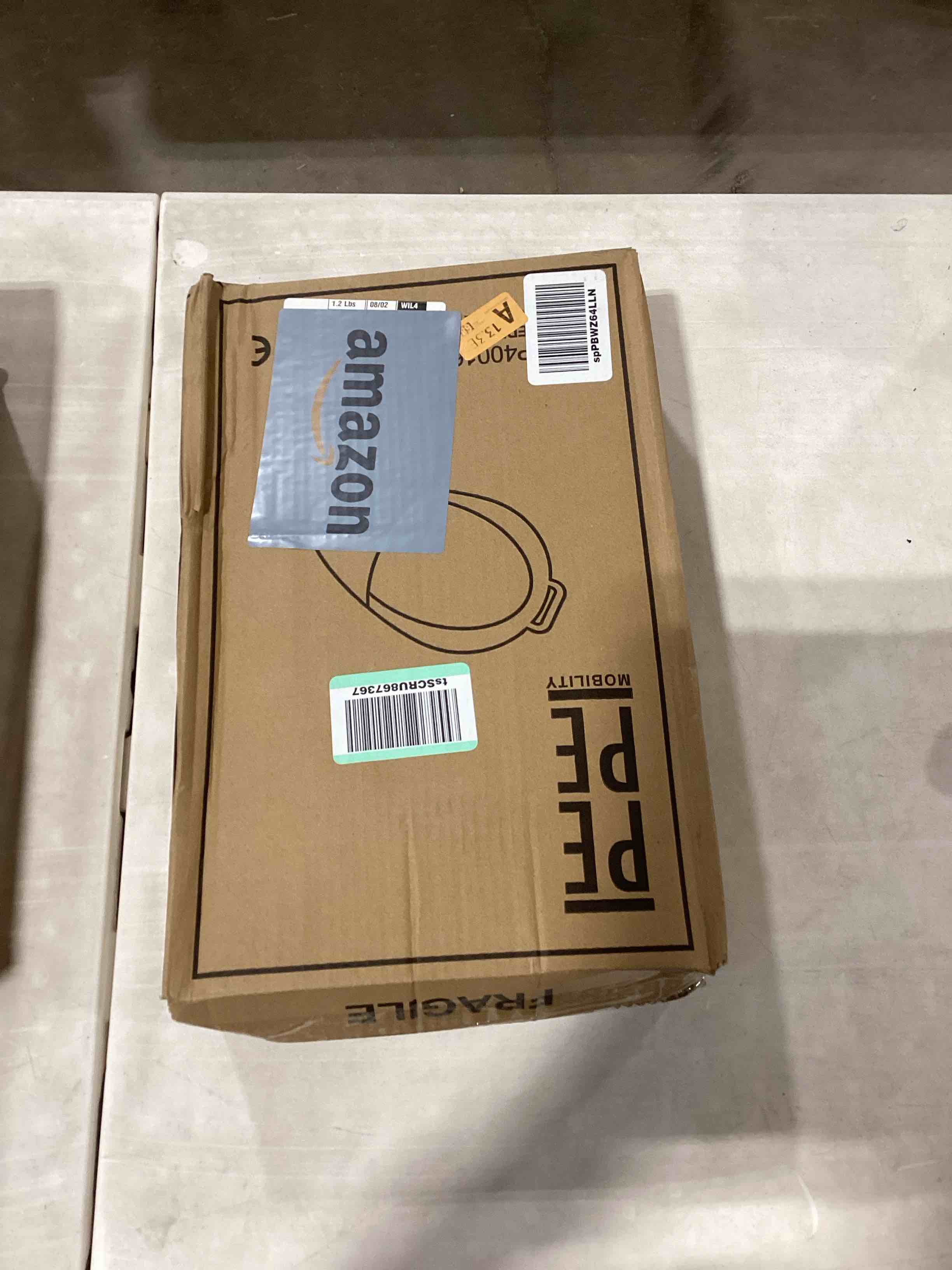 https://s3.amazonaws.com/lotting-images-prod/bidfta/YEL4914022_1729004773690.jpeg