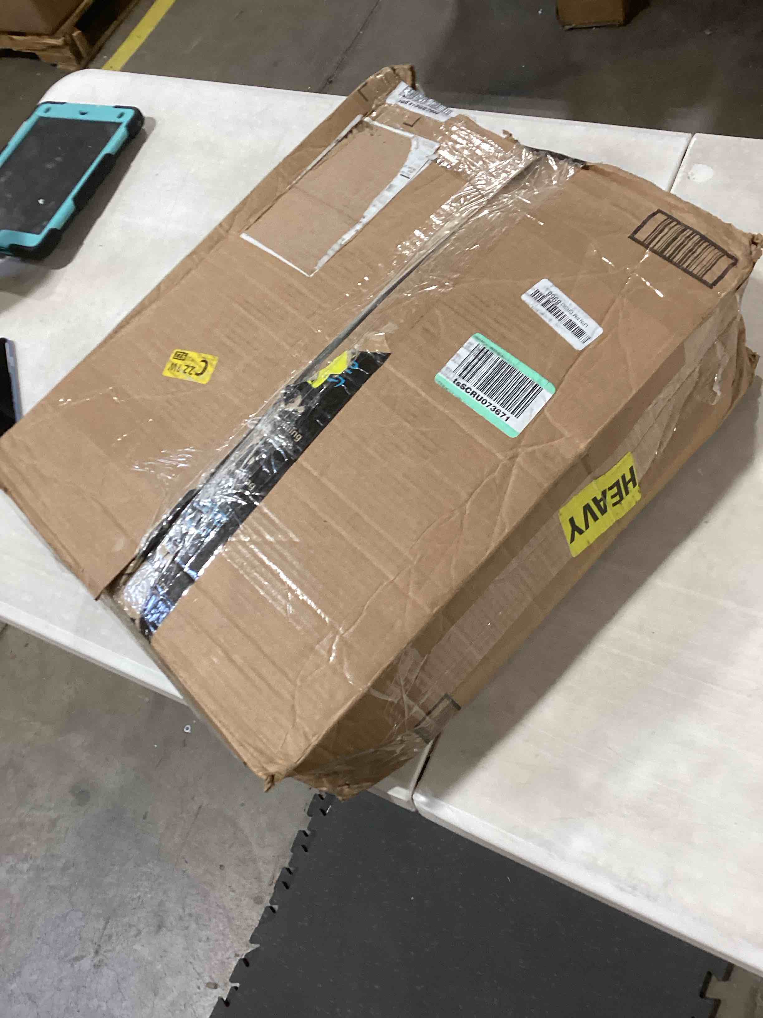 https://s3.amazonaws.com/lotting-images-prod/bidfta/YEL4914050_1729007862833.jpeg