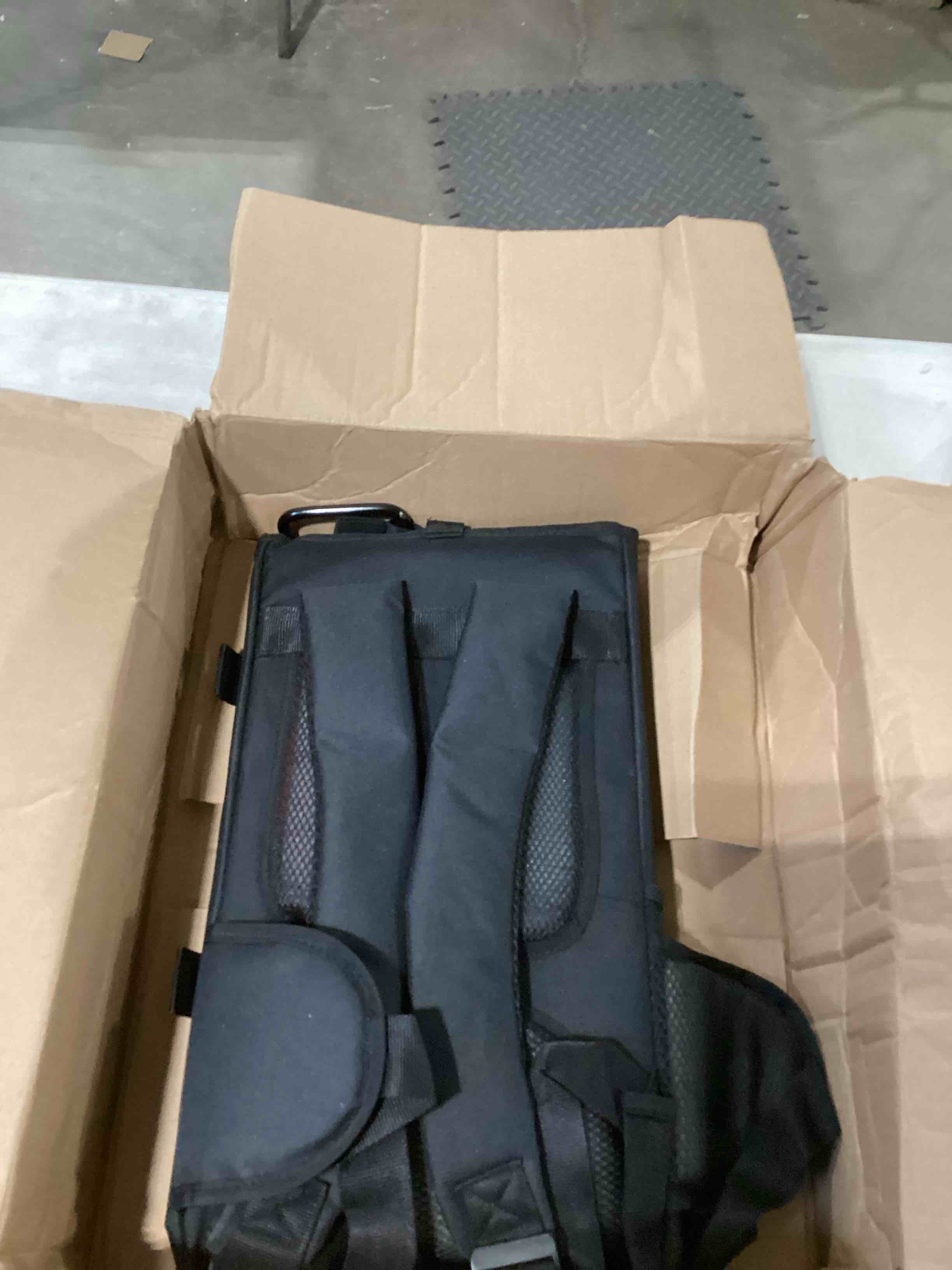 https://s3.amazonaws.com/lotting-images-prod/bidfta/YEL4914265_1729101294041.jpeg