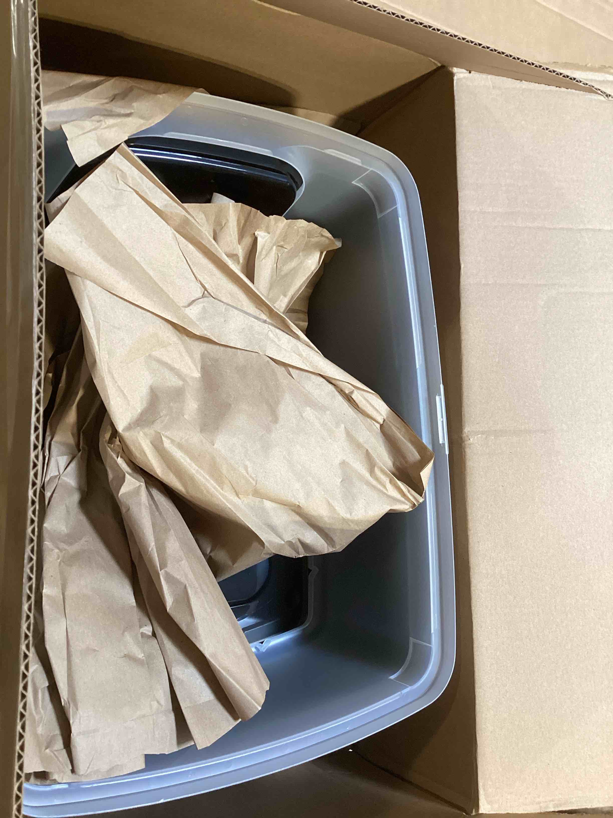 https://s3.amazonaws.com/lotting-images-prod/bidfta/YEL4915092_1726858184367.jpeg